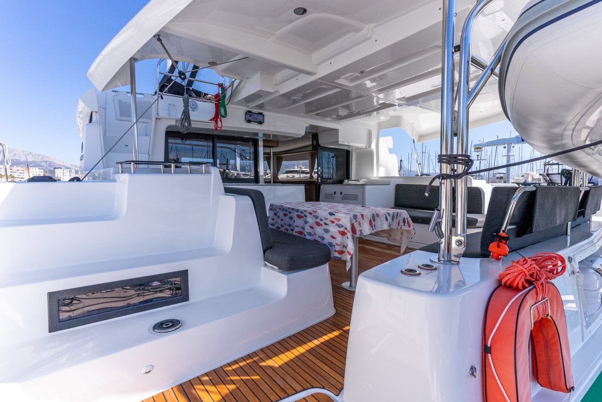 VELVET BREEZE - Catamaran in Rogoznica