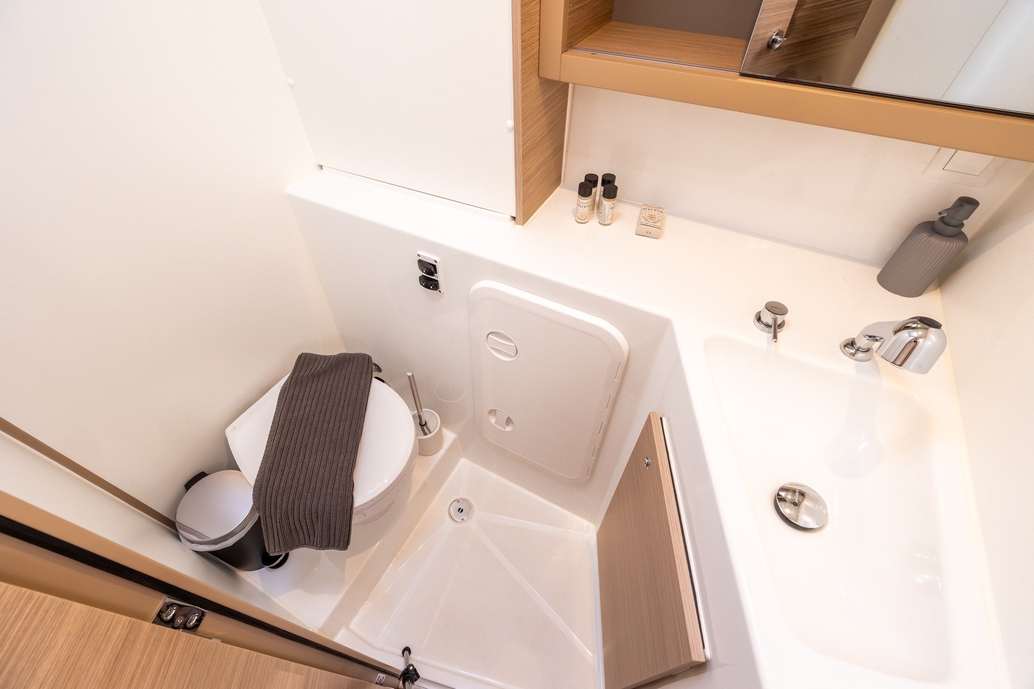 INSPIRE - Katamaran içinde Lefkada