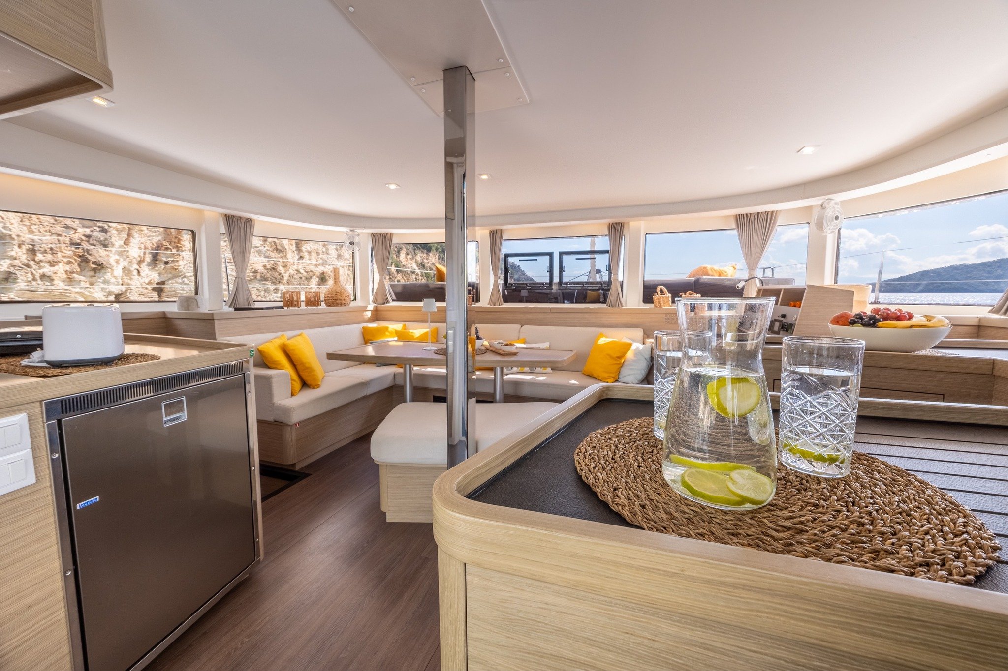 LUNA - Katamaran içinde Lefkada