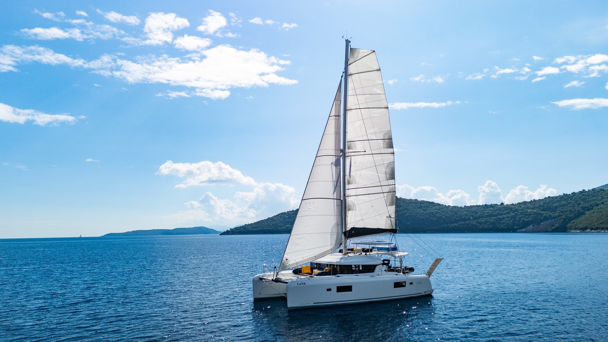 LUNA - Katamaran içinde Lefkada