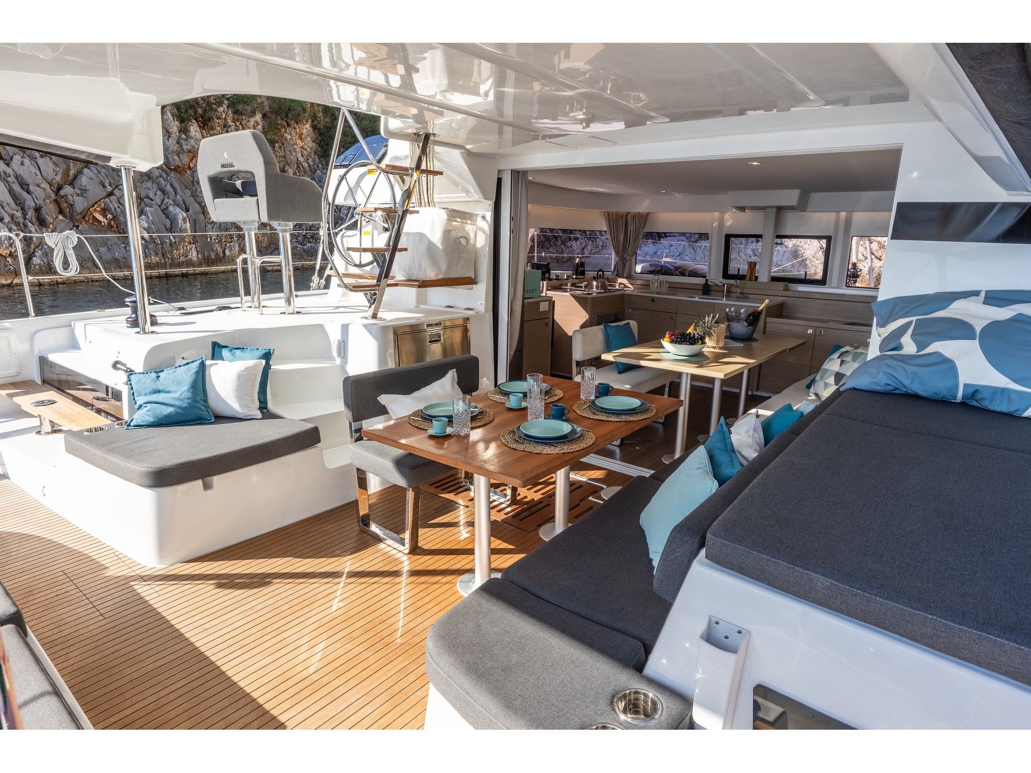 ZOE - Katamaran içinde Lefkada