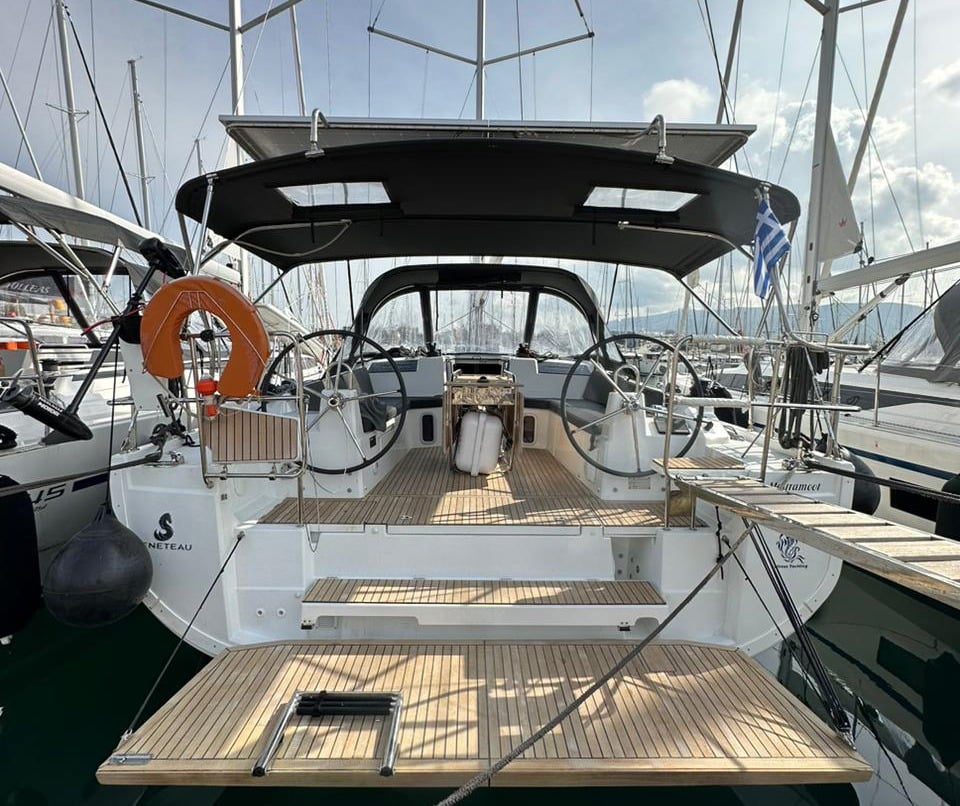 MAYRAMOOT - Sailboat in Alimos