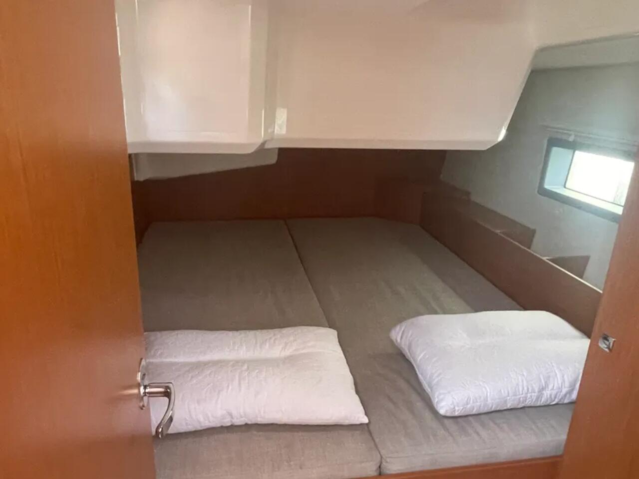 LIMA - Sailboat in Paros