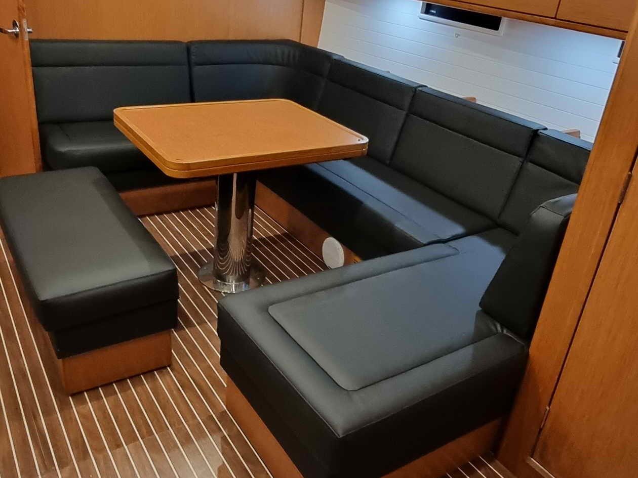 OREO - Sailboat in Skiathos