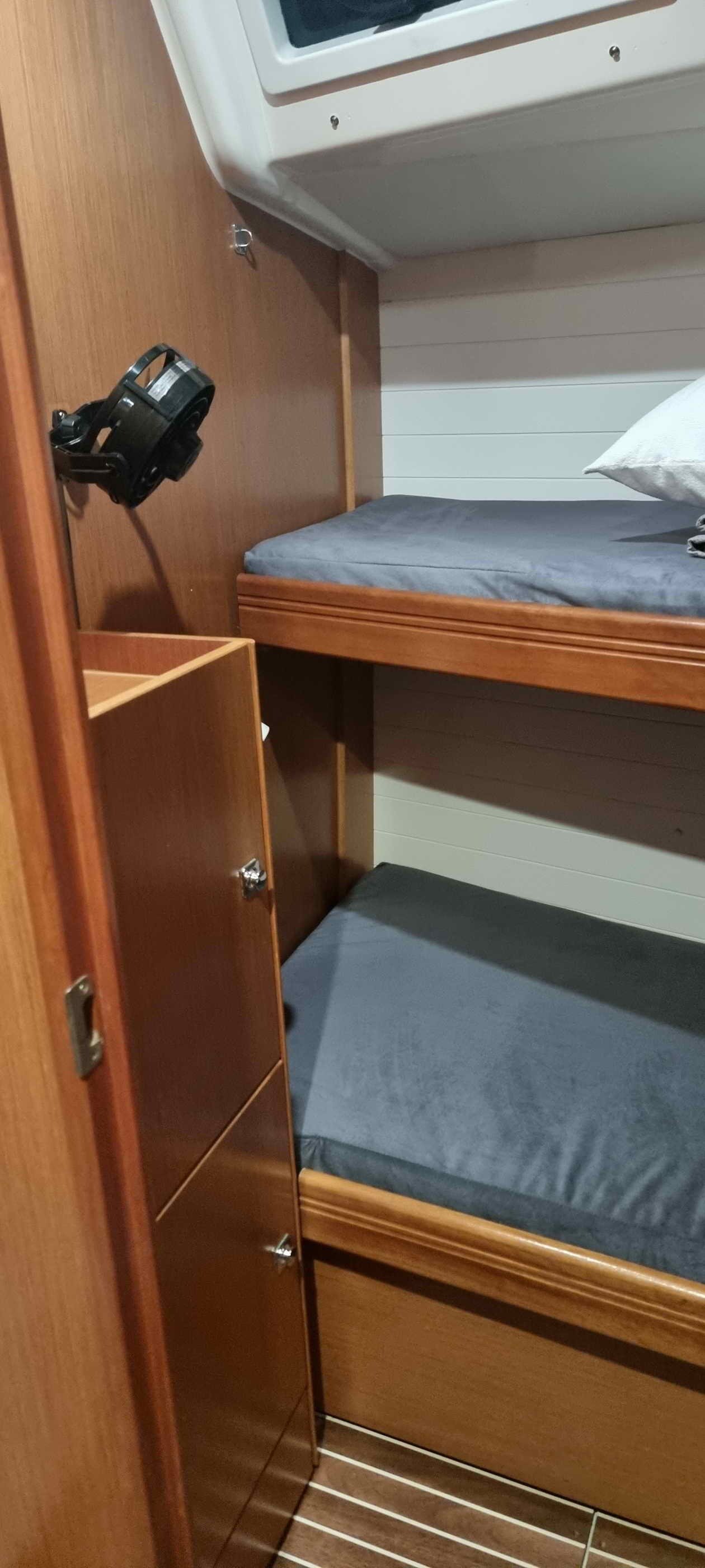 OREO - Sailboat in Skiathos