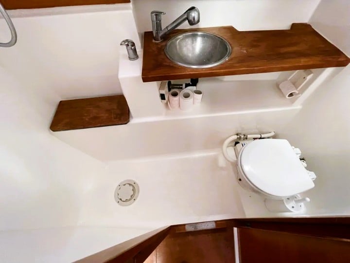 FREEDOM - Sailboat in Alimos