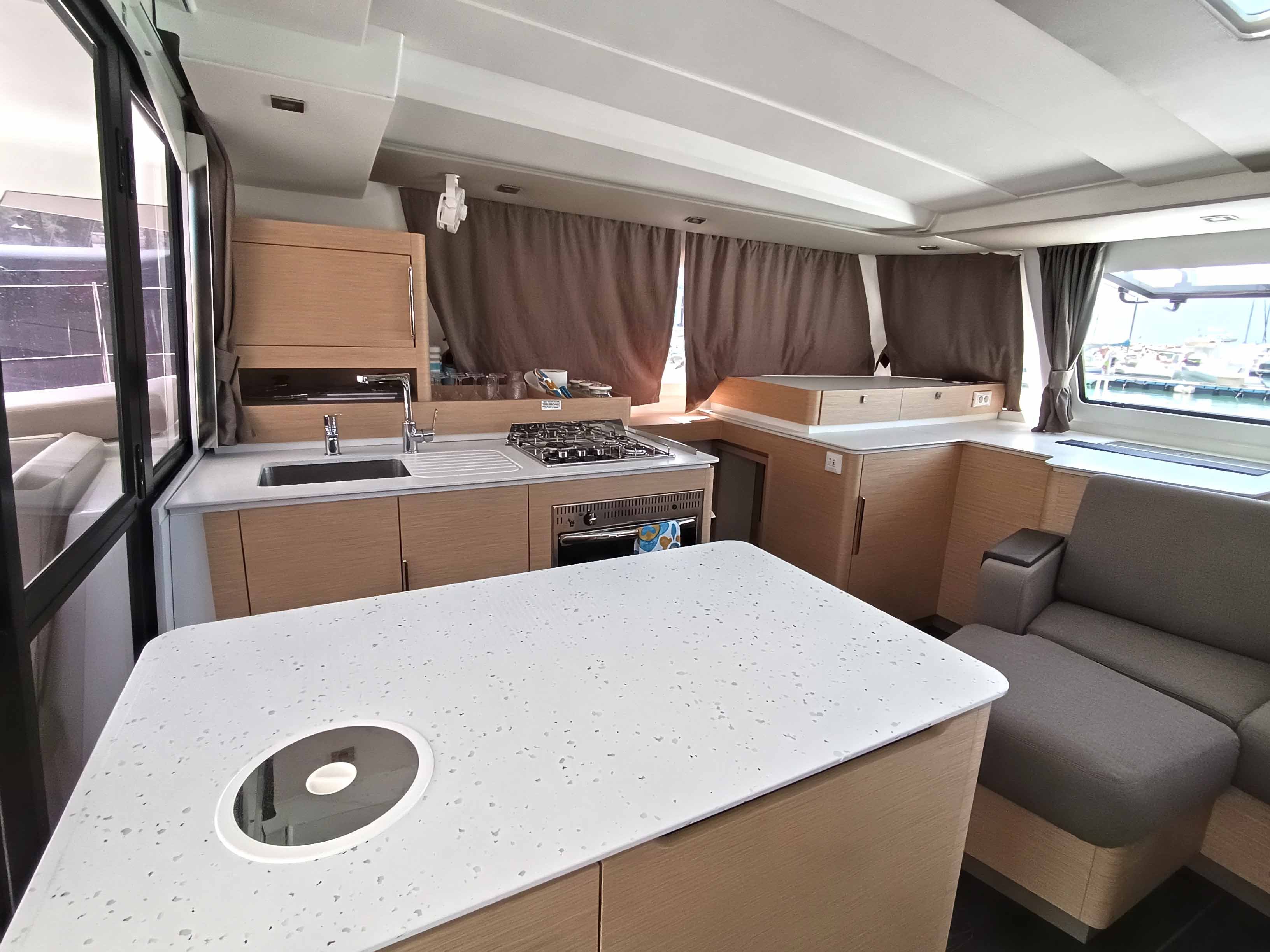 Prestige Line - Catamaran in Rodi Garganico