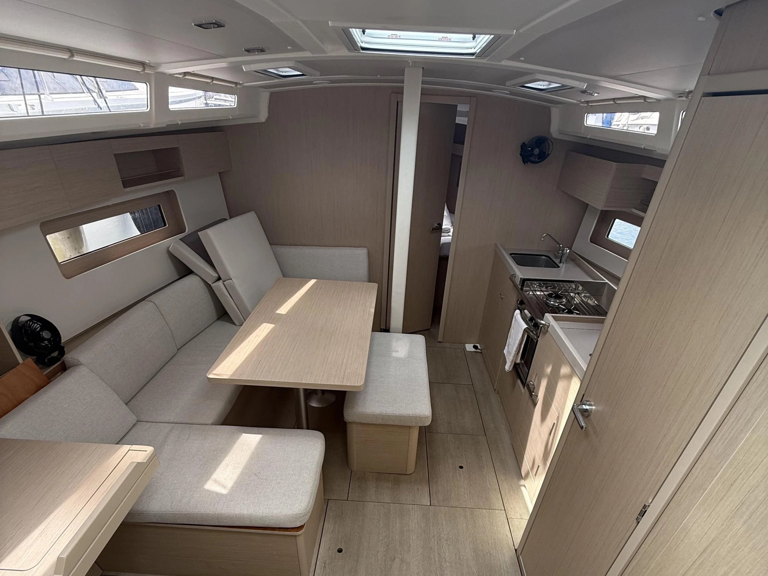 KARYATIS - Sailboat in Lefkada