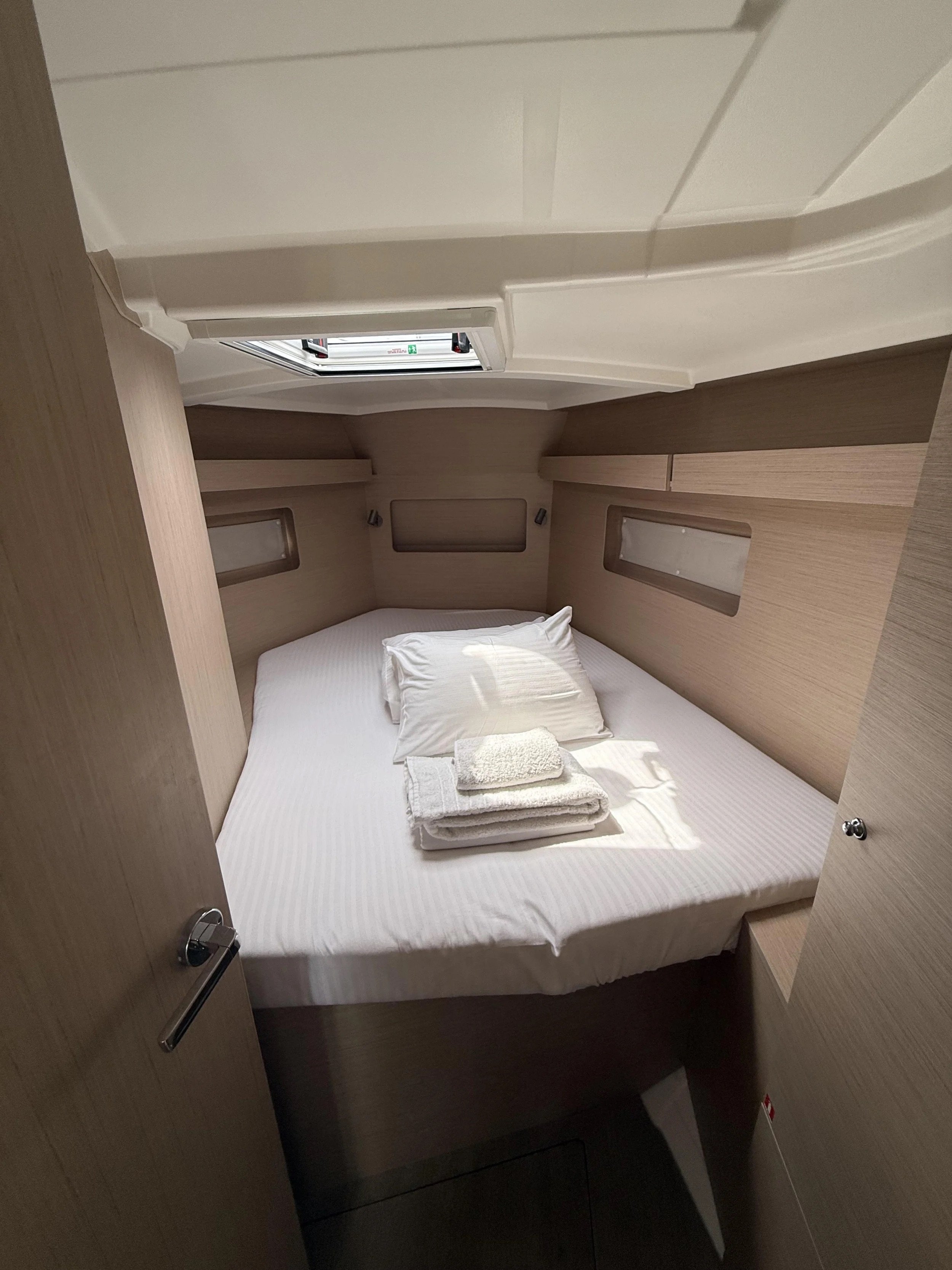 KARYATIS - Sailboat in Lefkada