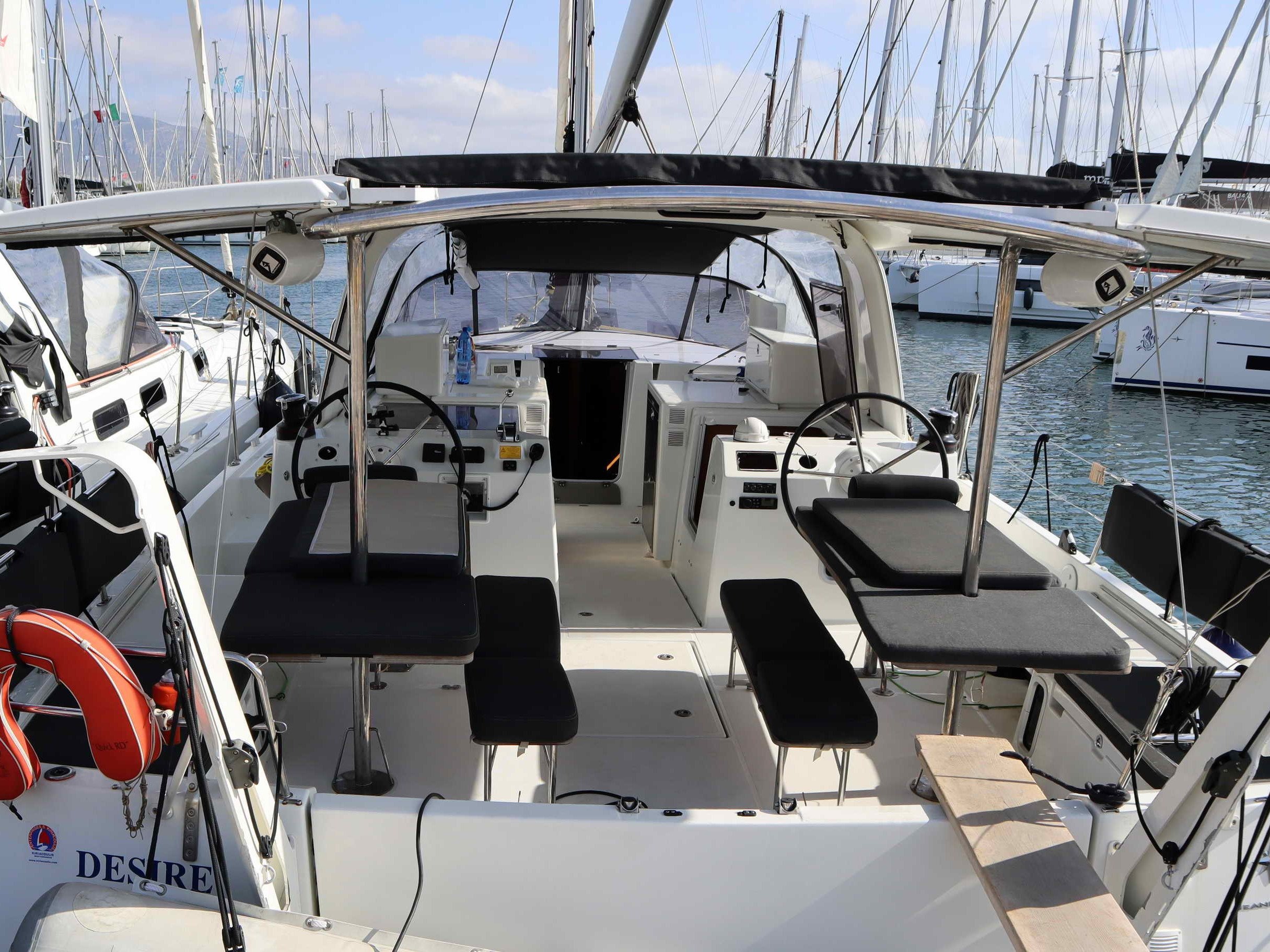 DESIRE - Sailboat in Paros