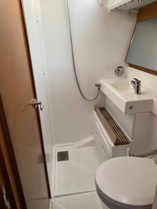 GOJI BERRY - Sailboat in Paros