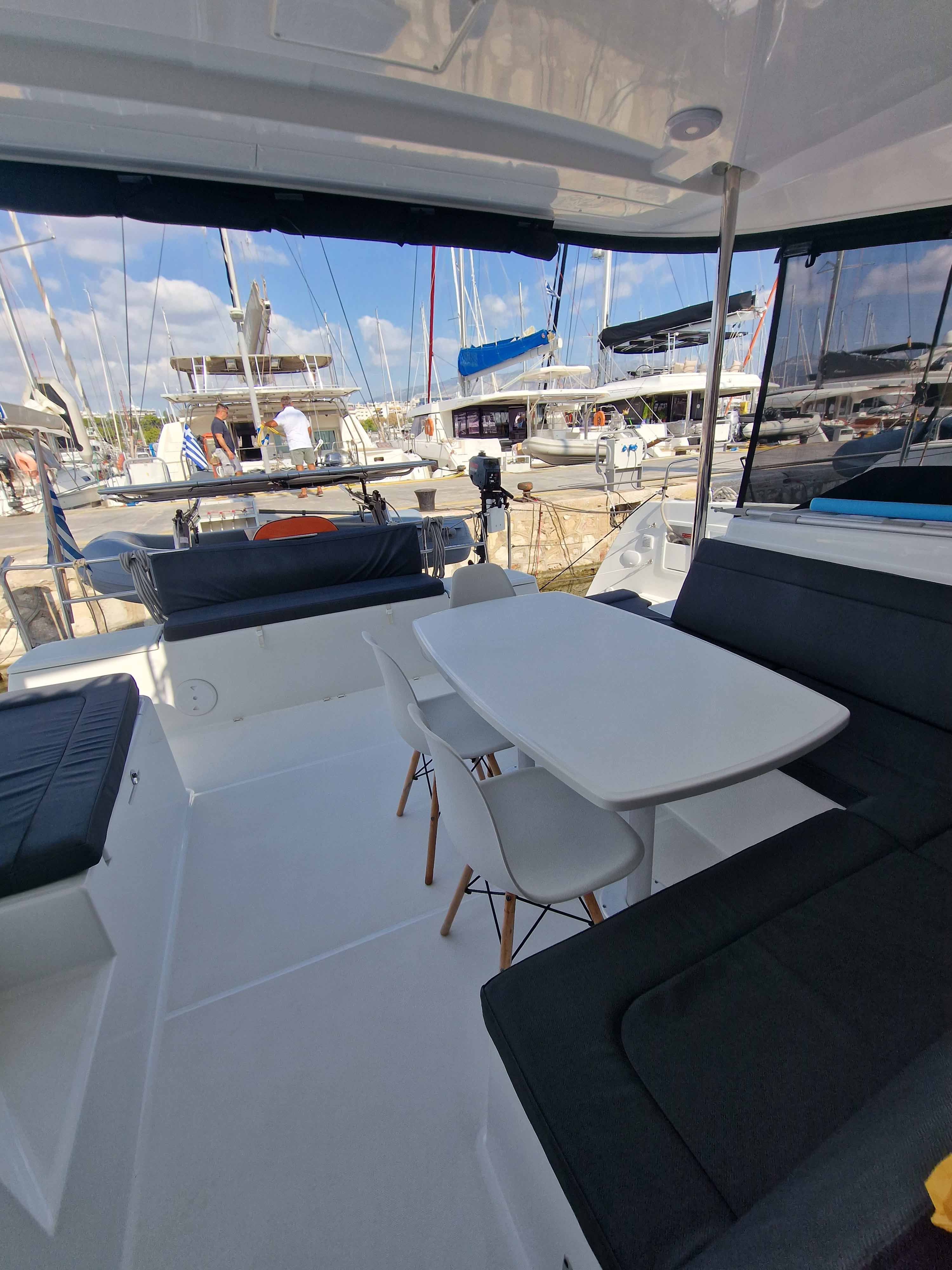 IOLI II - Catamaran in Alimos