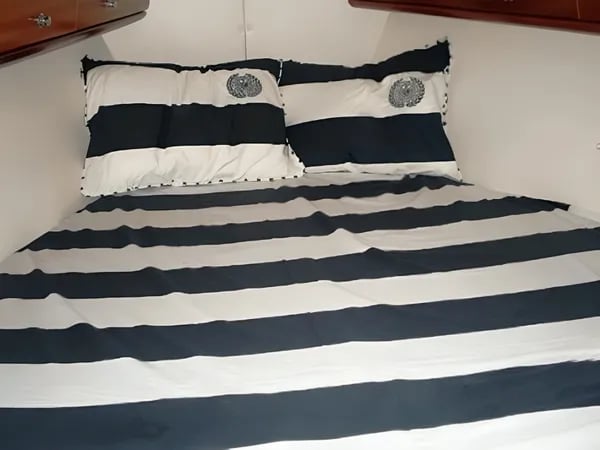 NOELLE - Sailboat in Limenas Avdiron