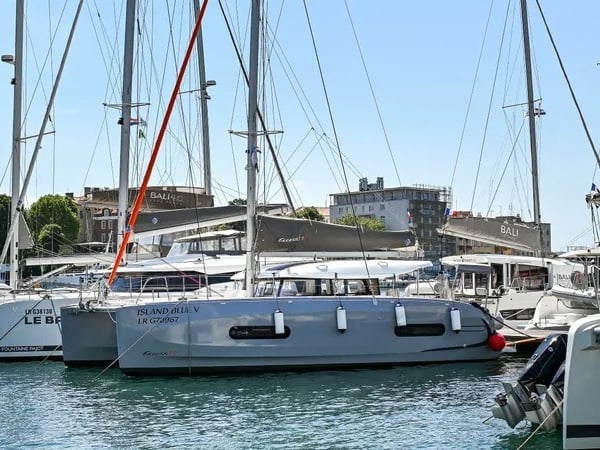 ISLAND BLUE V - Catamaran in Pula