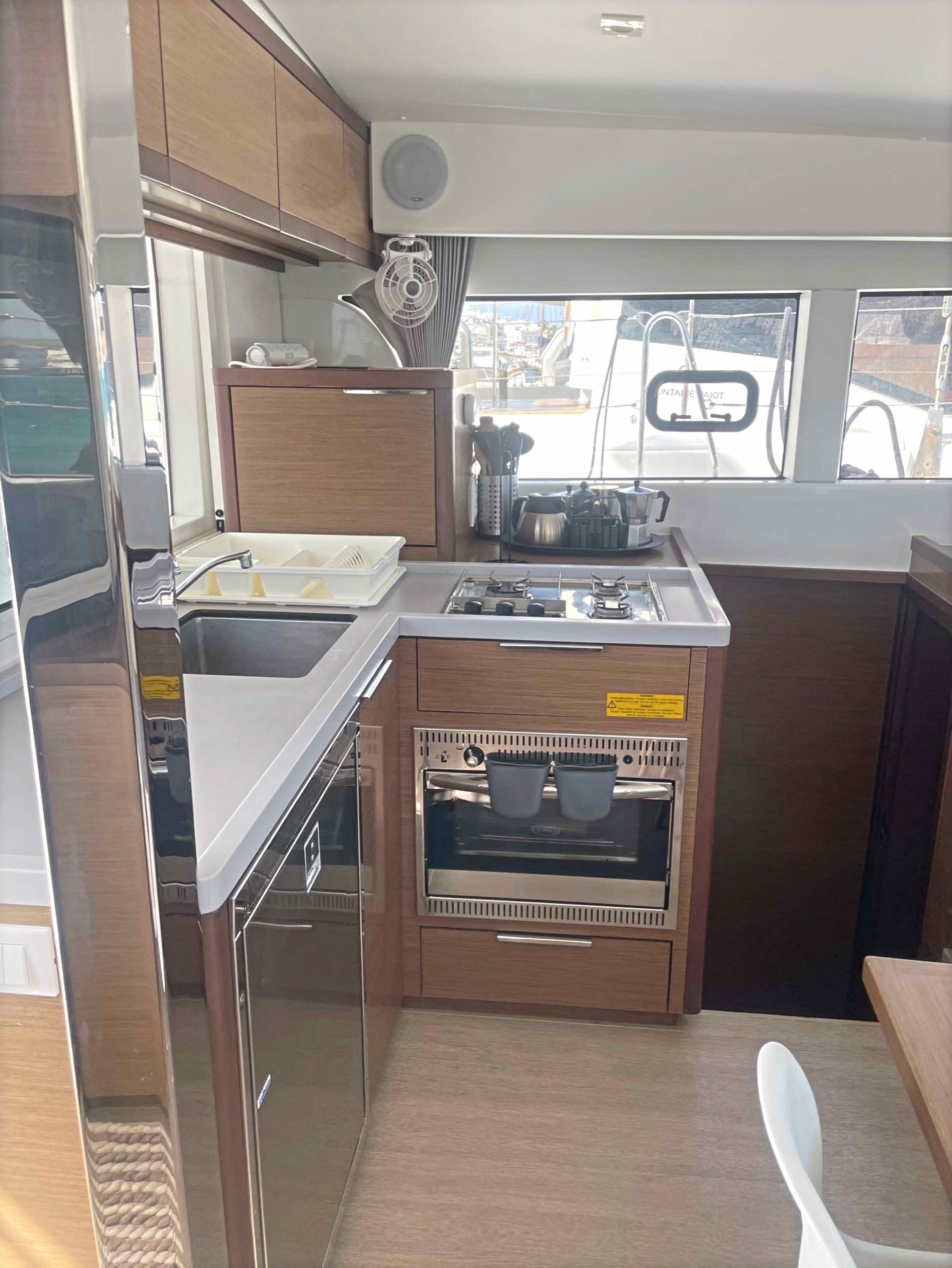 Catalina - Catamaran in Alimos