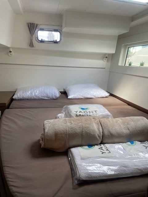 Catalina - Catamaran in Alimos