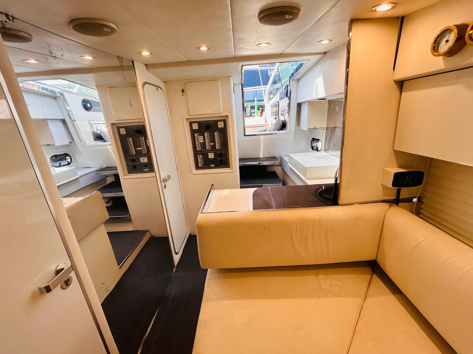 Serena - Motor Yat içinde Nettuno