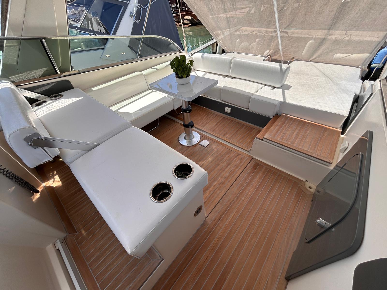 Serena - Motor Yat içinde Nettuno