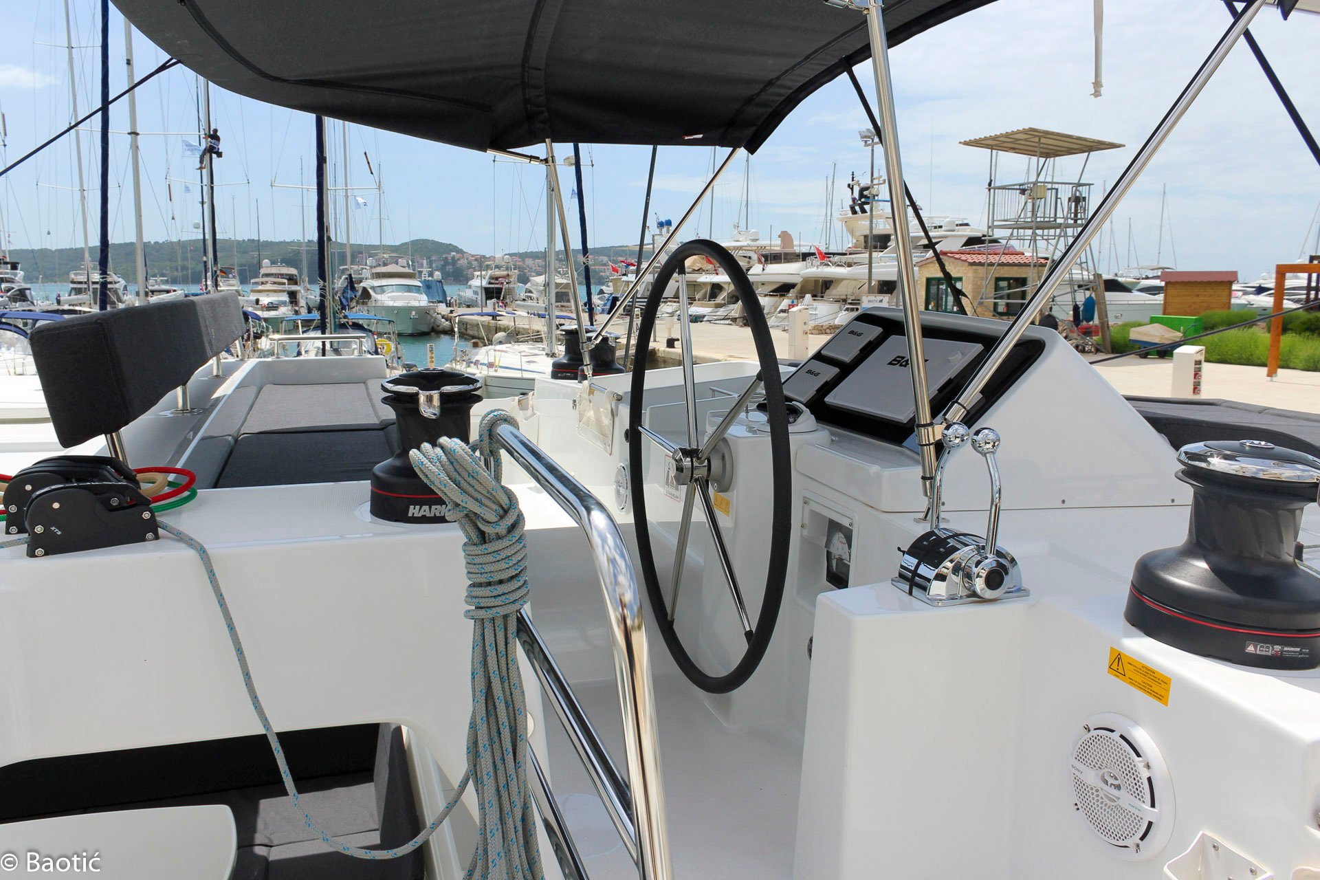 MOJA MALA - Catamaran in Seget Donji