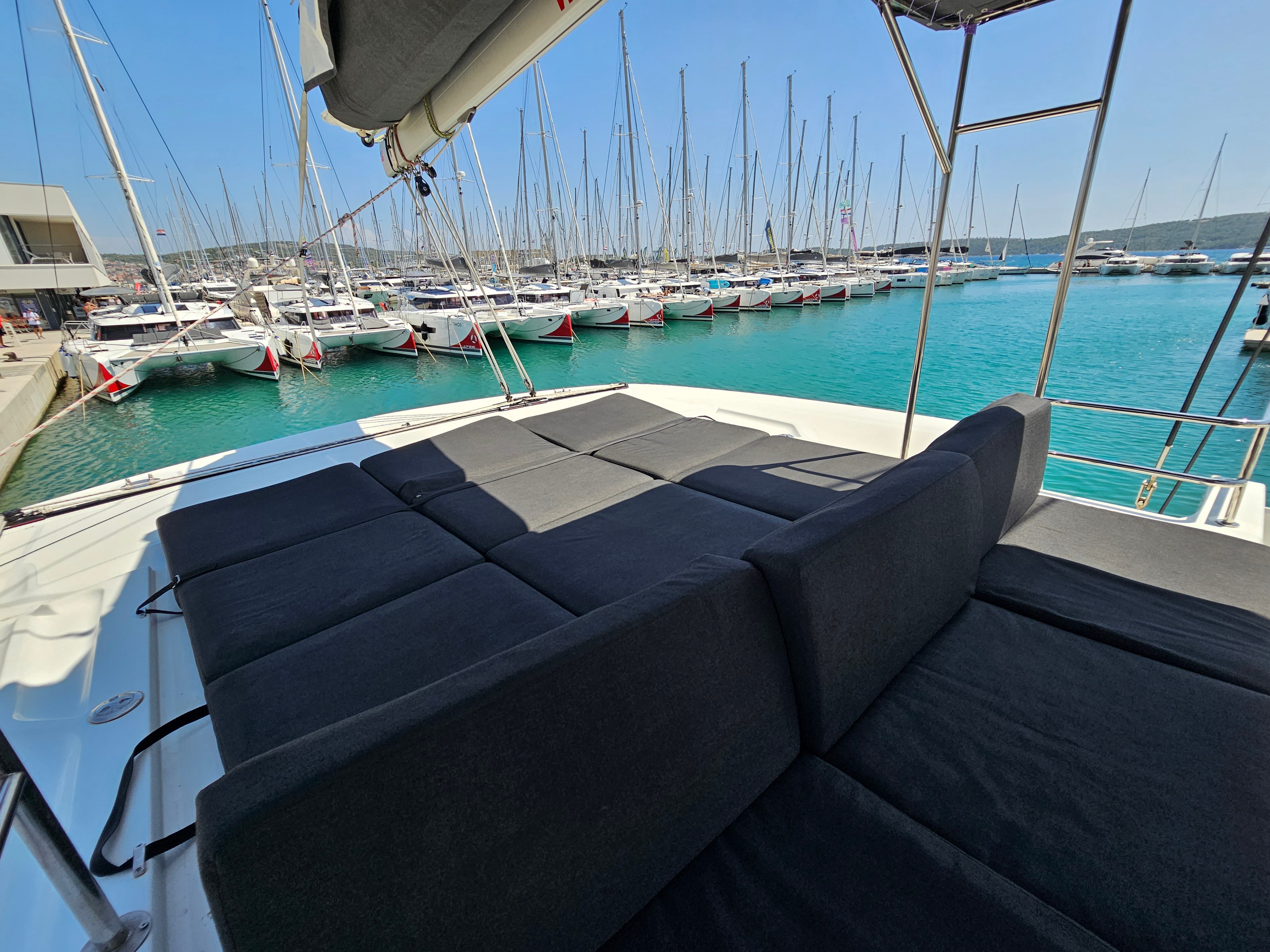 MILA - Catamaran in Seget Donji