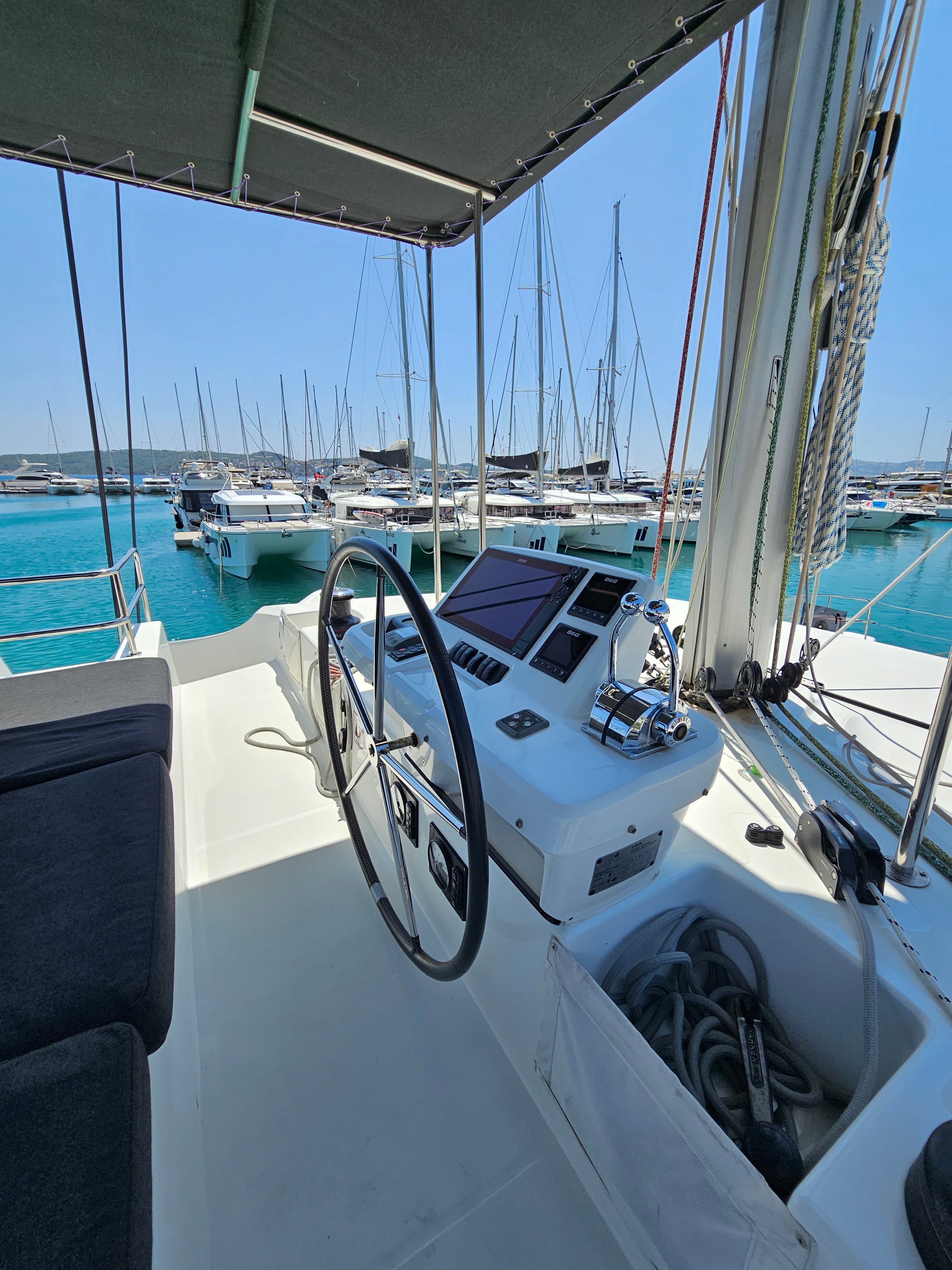 MILA - Catamaran in Seget Donji