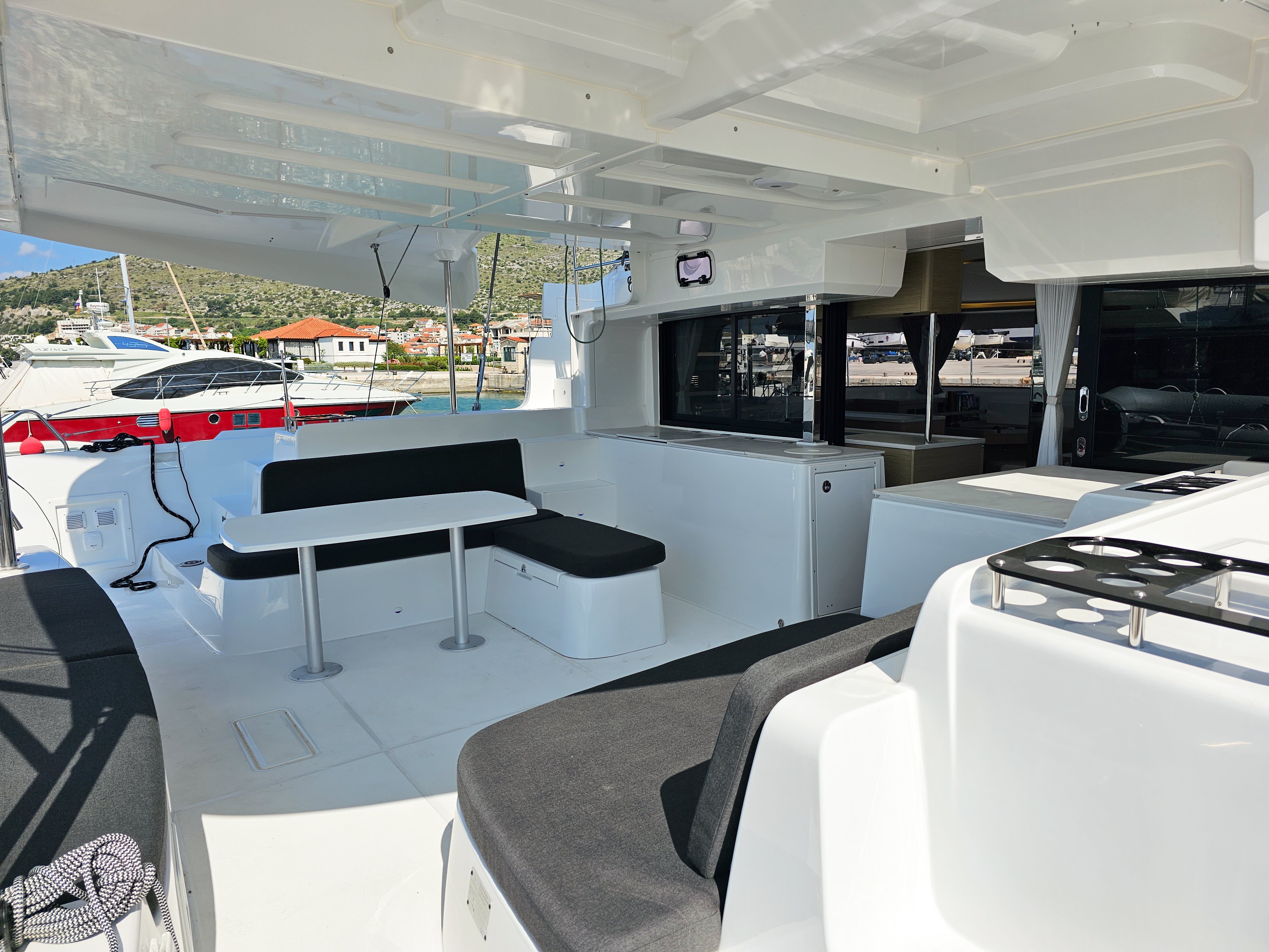 Galeb - Catamaran in Seget Donji