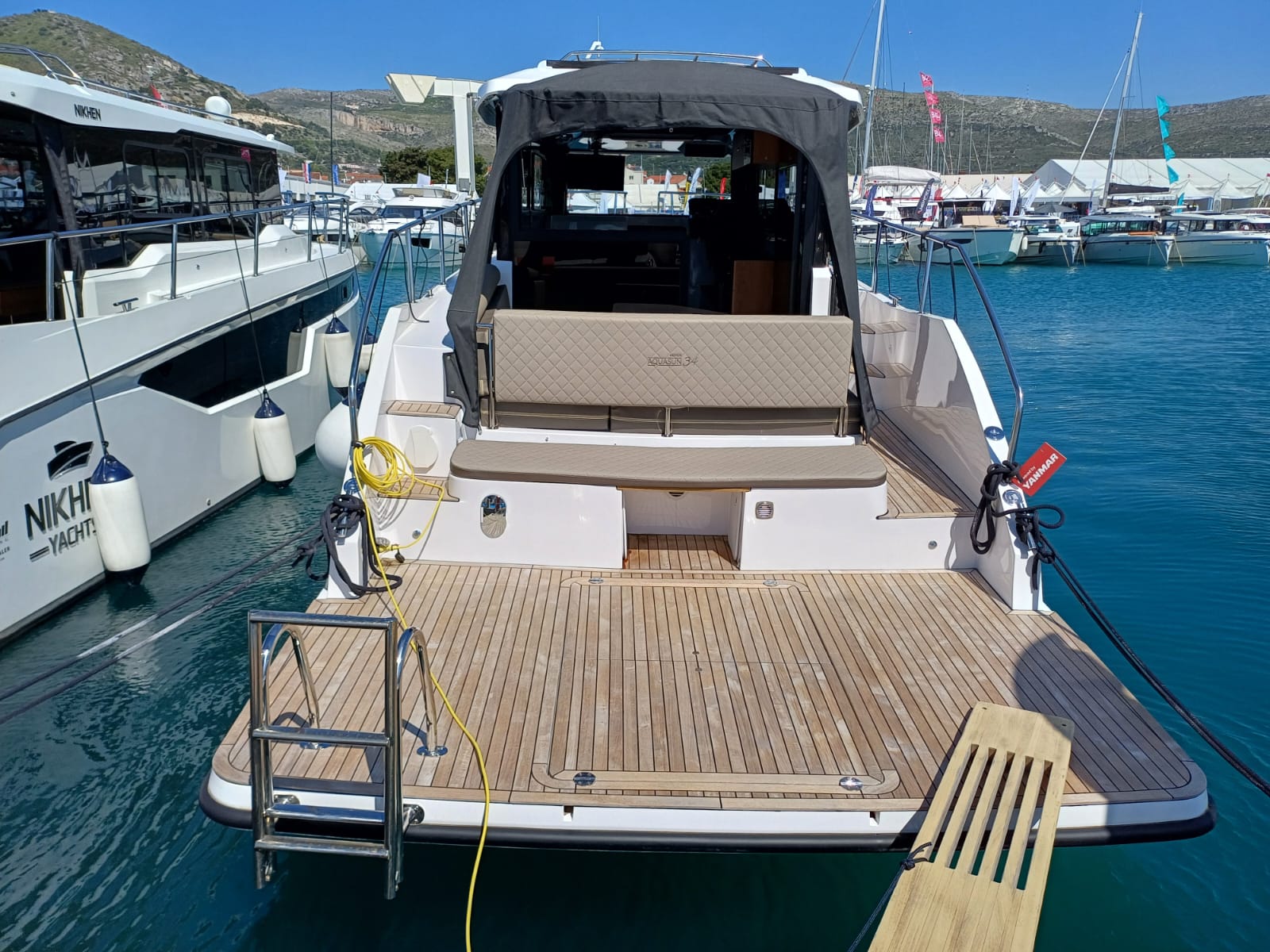 ŠOLTA - Motor Yat içinde Seget Donji