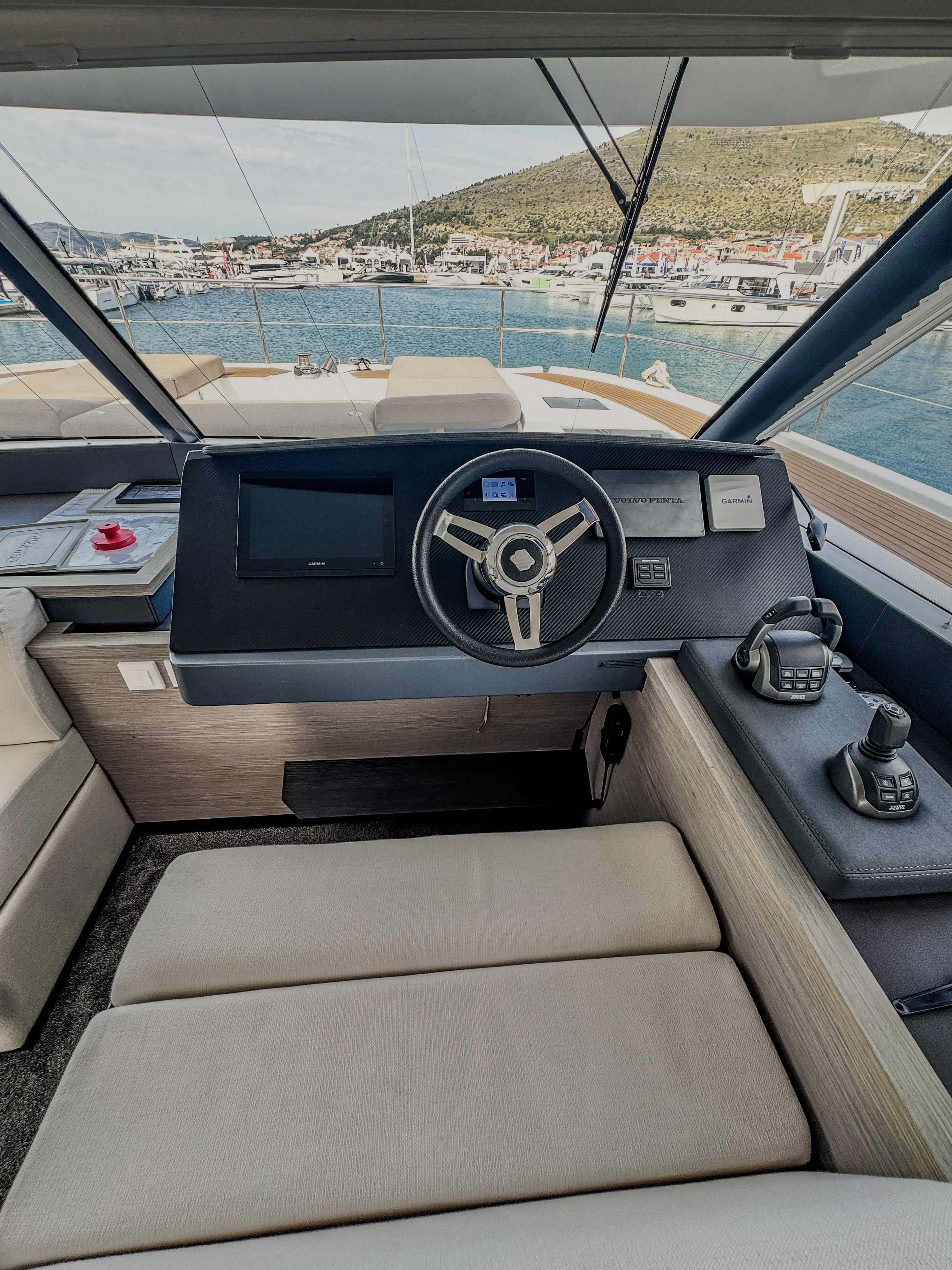 MALA - Catamaran in Seget Donji