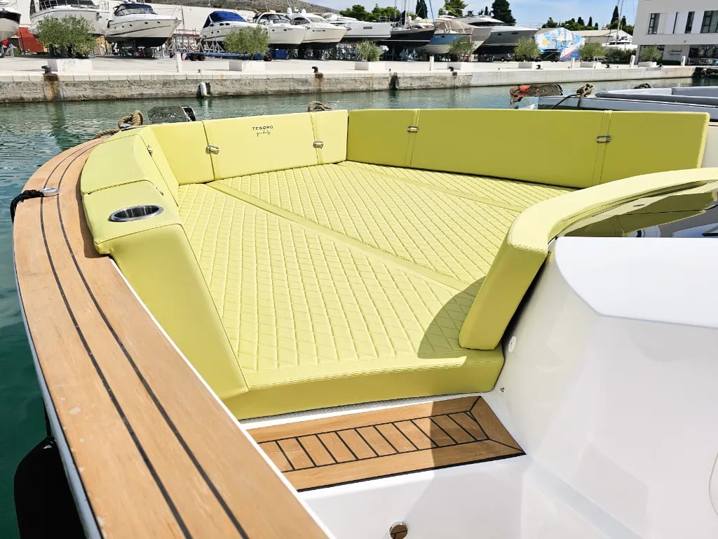 Leo - Motor Yacht in Seget Donji