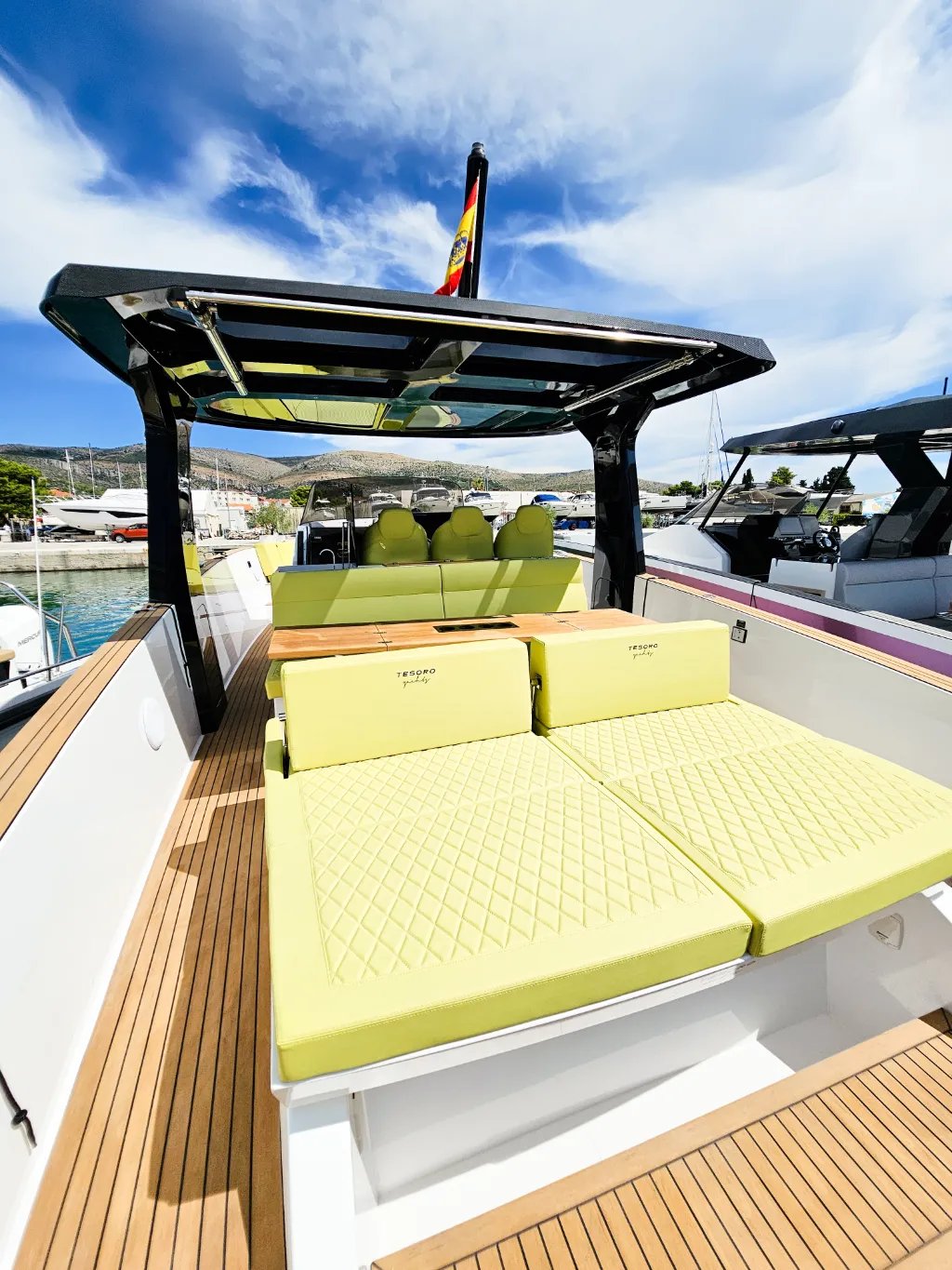 Leo - Motor Yacht in Seget Donji