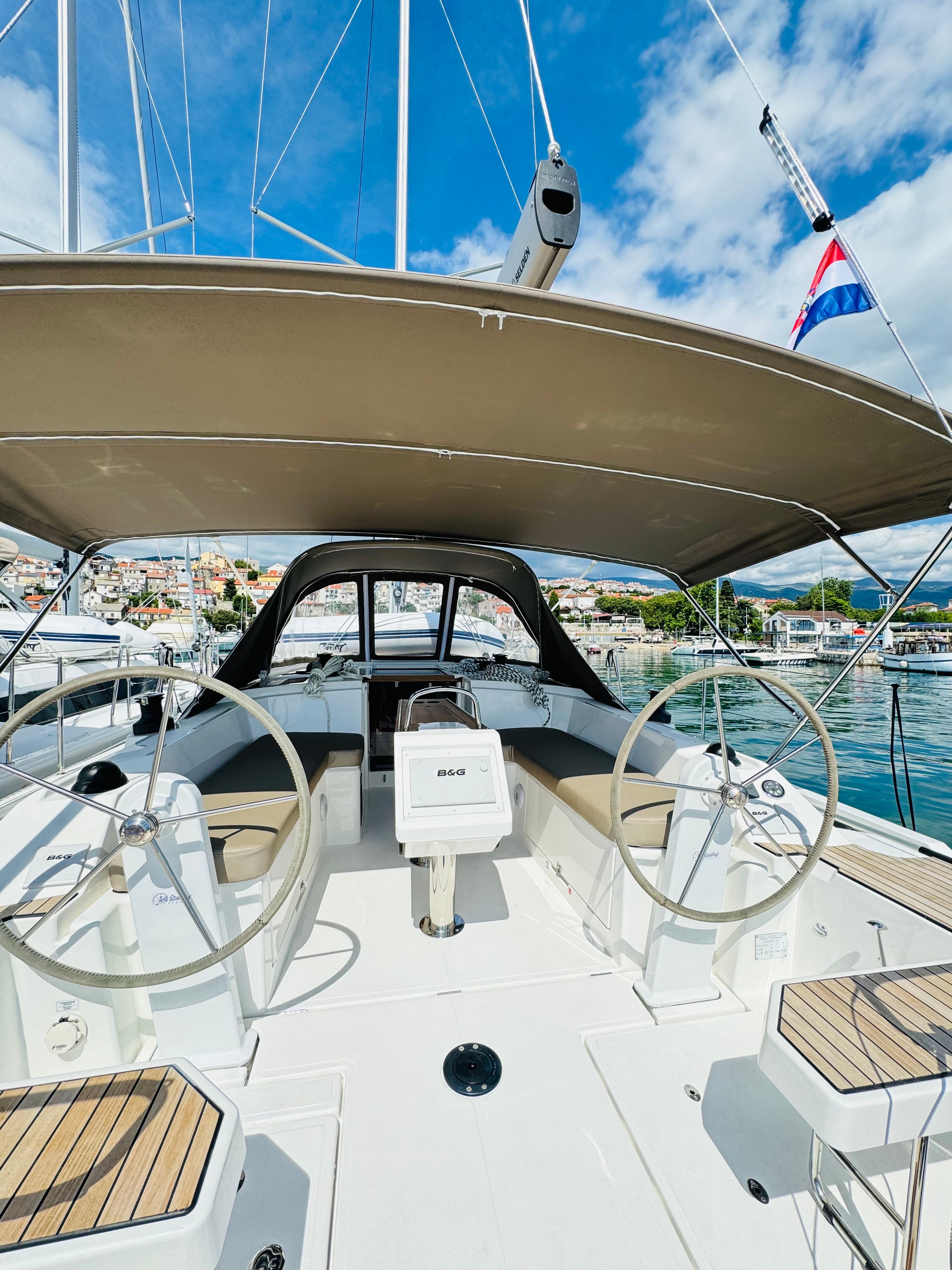 Valhalla - Sailboat in Novi Vinodolski