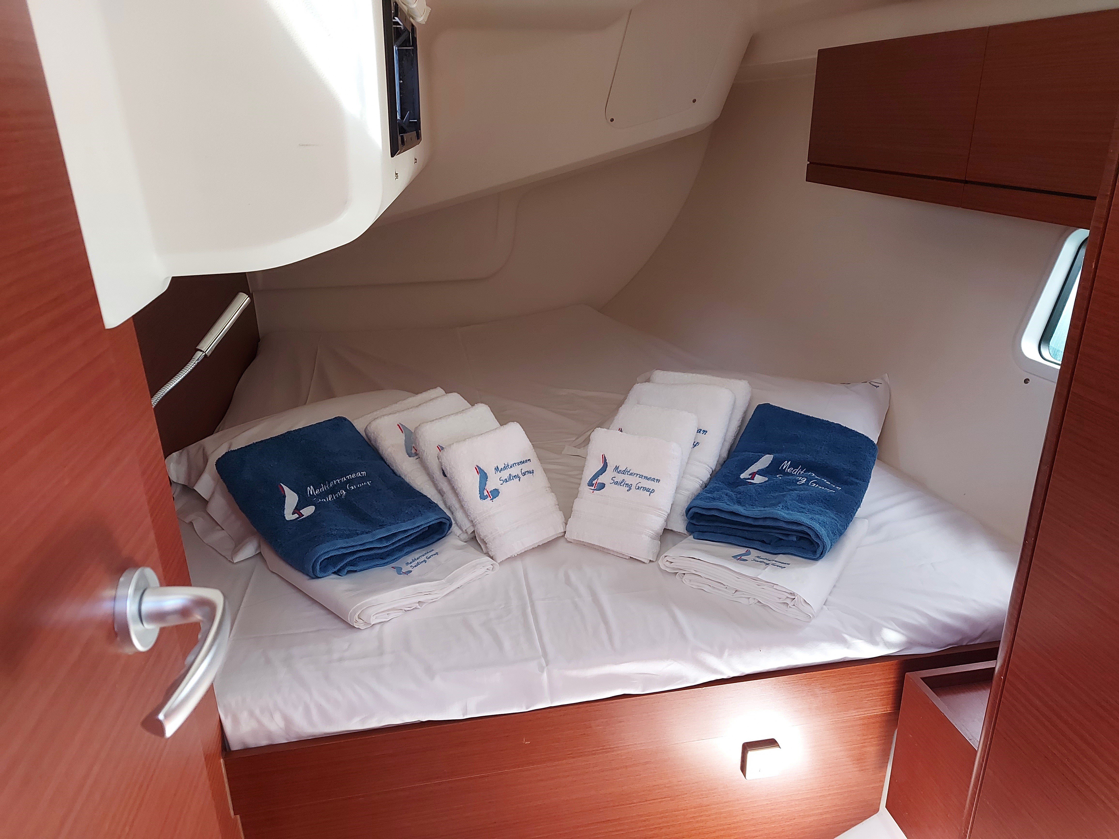 Polynoe - Yelkenli içinde Anatoliki Attiki