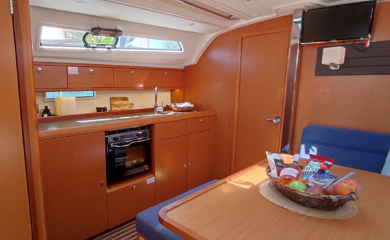 SAKE - Sailboat in Volos