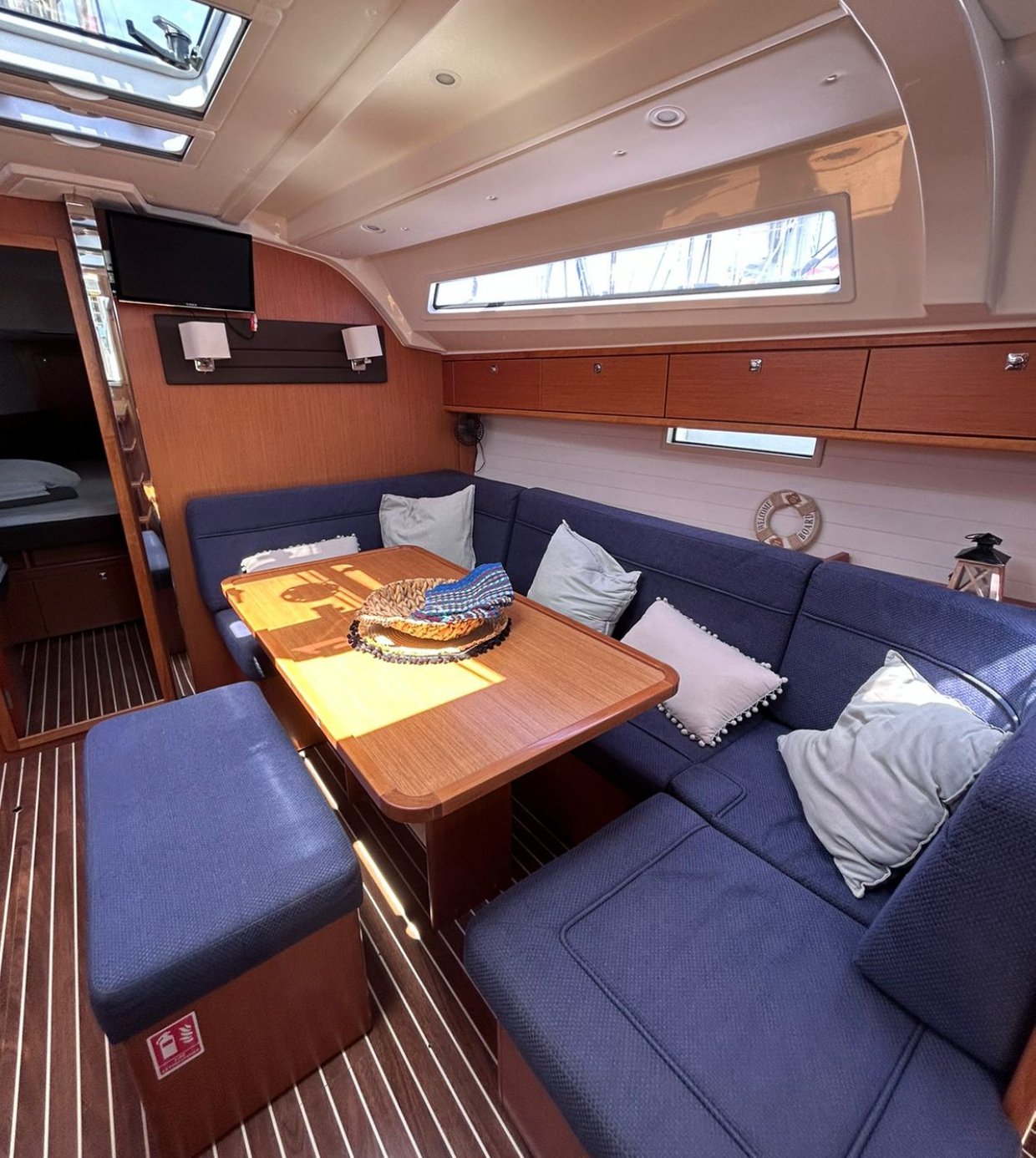 SAKE - Sailboat in Volos