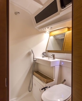 Ocean Song - Yelkenli içinde Alimos