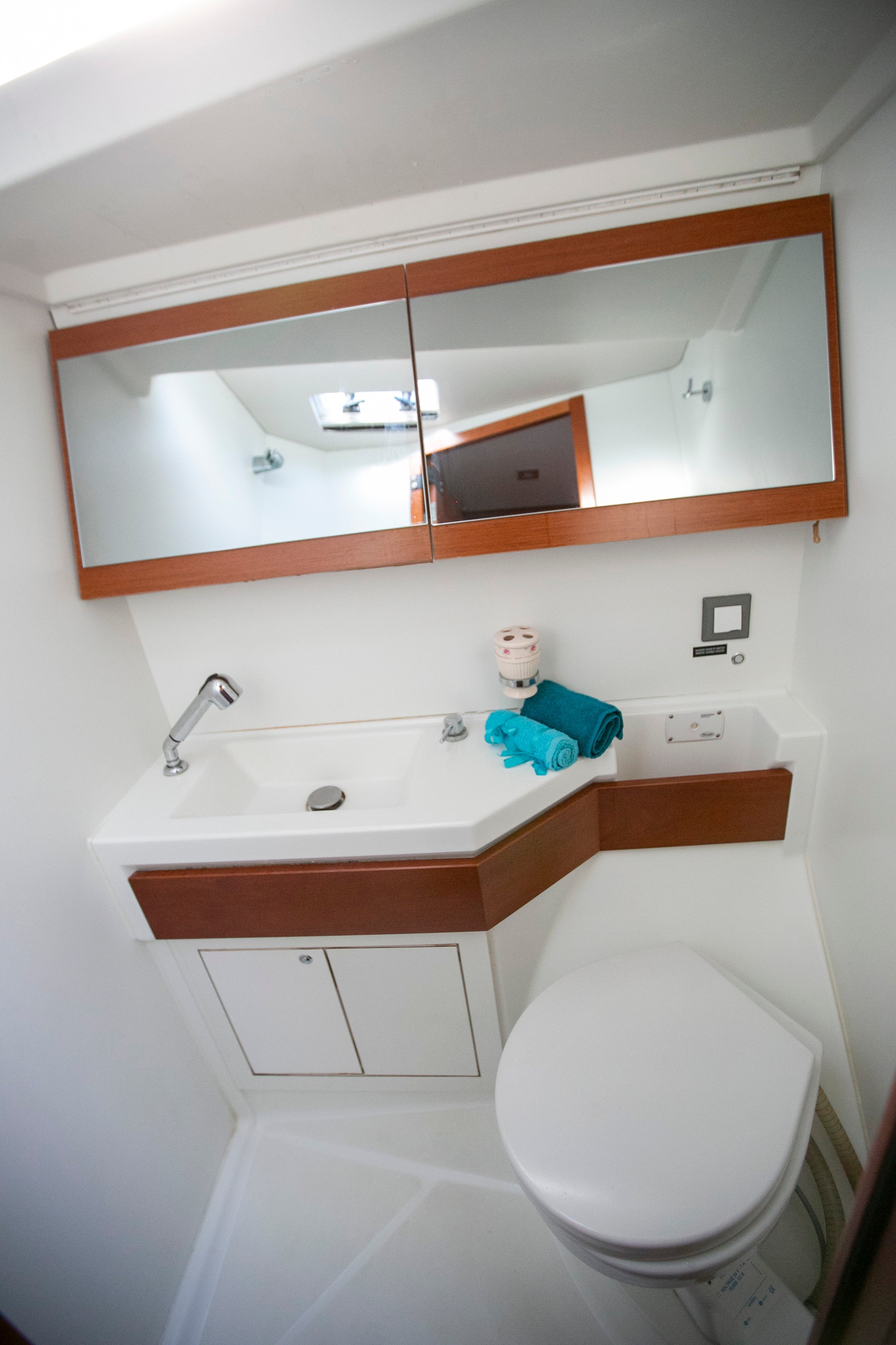 Dancing Queen - Sailboat in Alimos