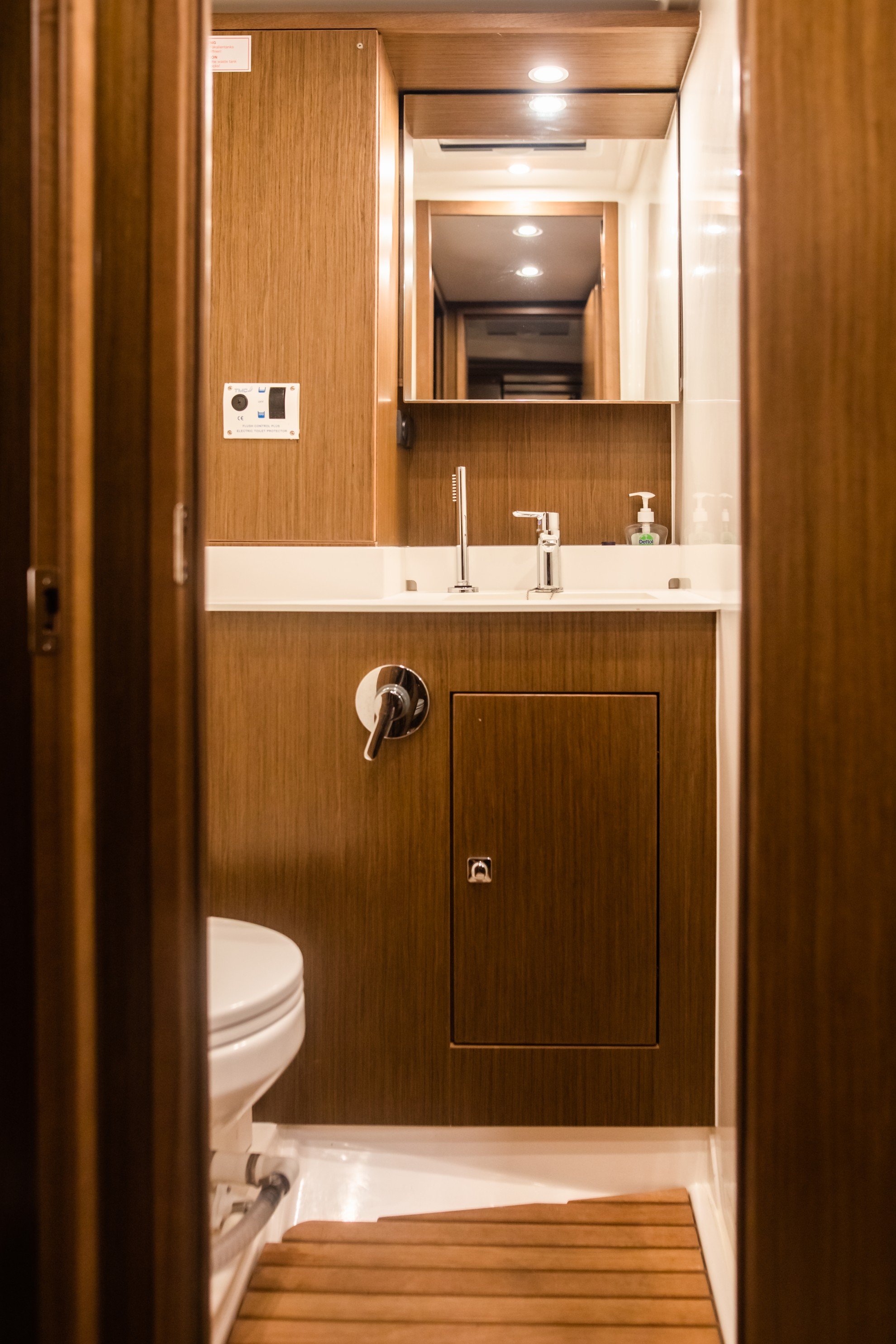 Elli - Yelkenli içinde Alimos