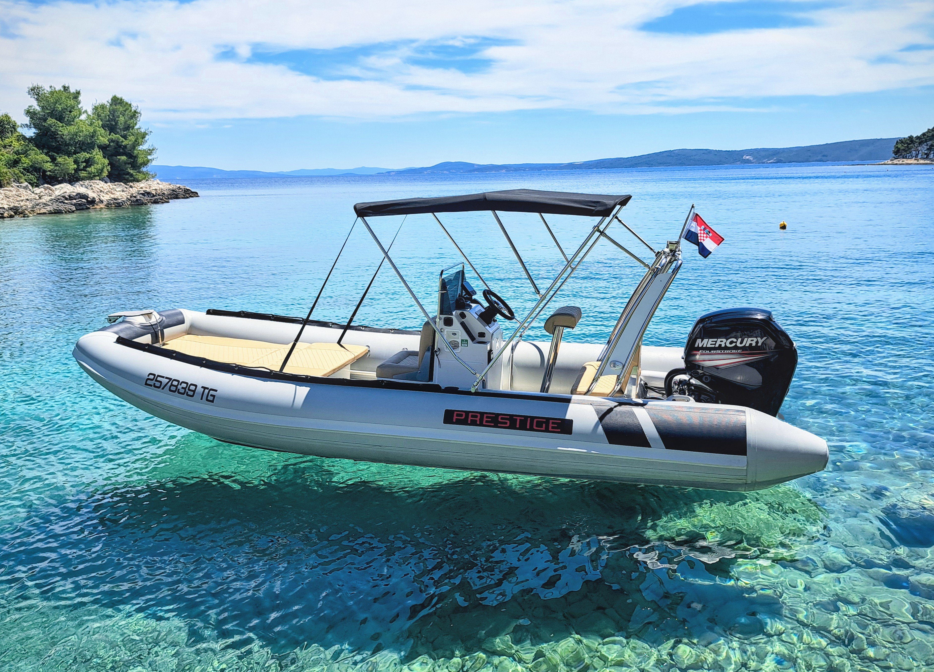 Niky - Motor Yacht in Trogir