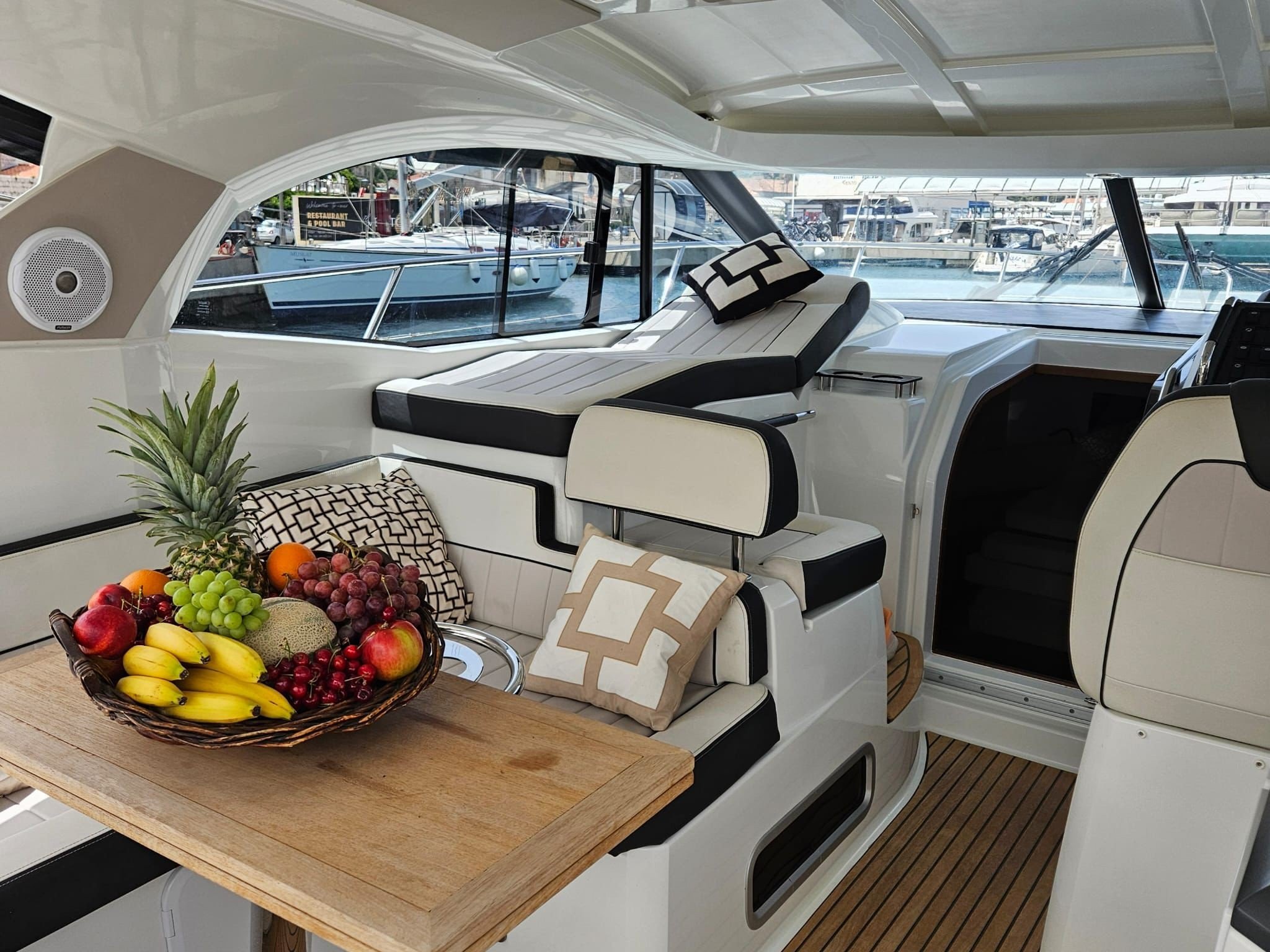 Jeanneau Leader 36 - Motor Yacht in Dubrovnik