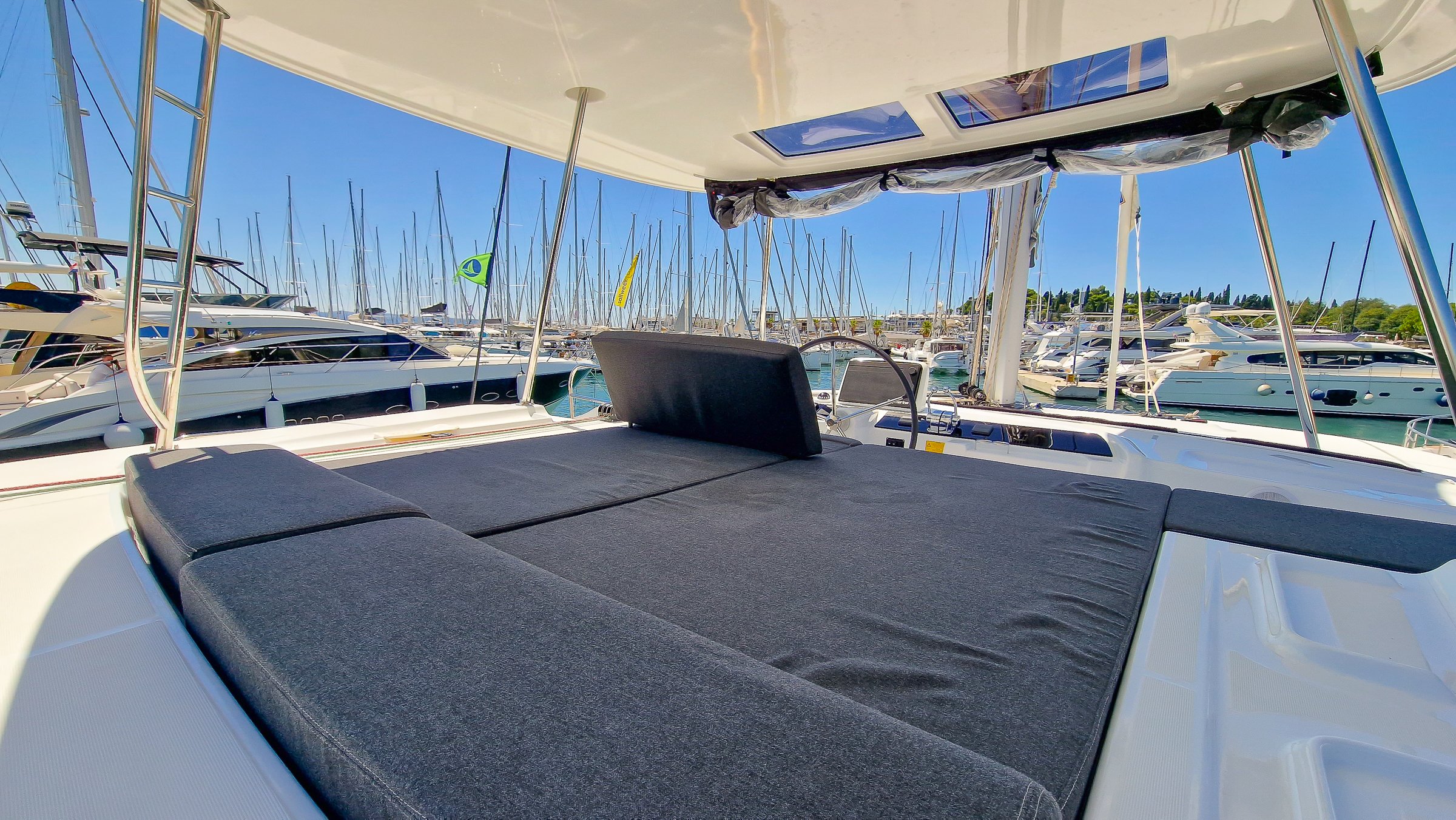 FELICITÀ - Katamaran içinde Split