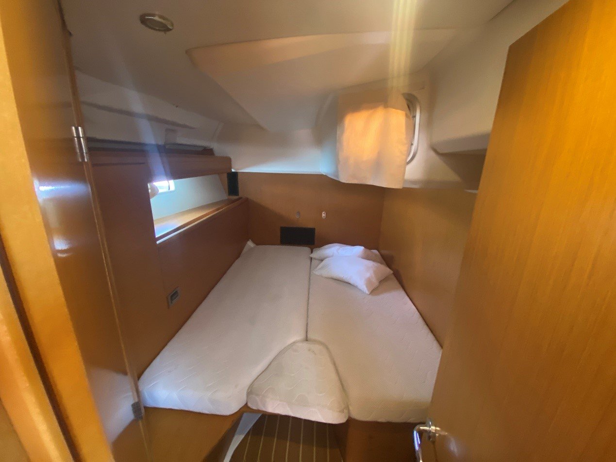 Agios Nikolaos - Sailboat in Lefkada