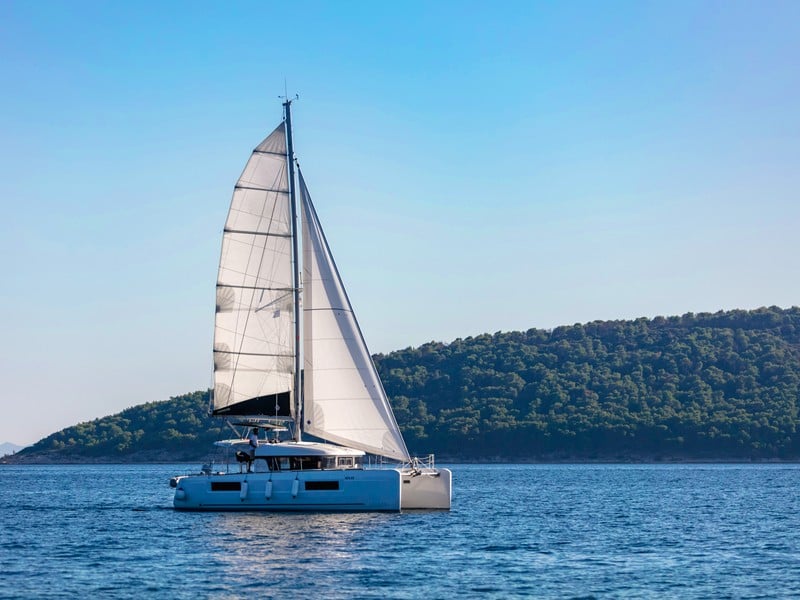 ZAGVOZD - Catamaran in Kaštel Gomilica