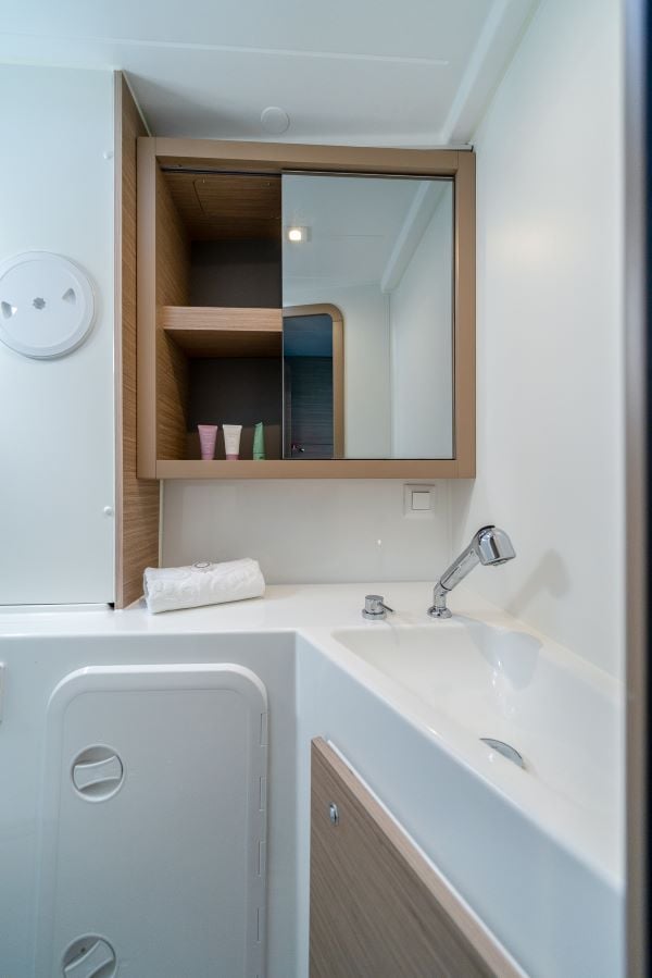 BRATTIA - Catamaran in Kaštel Gomilica