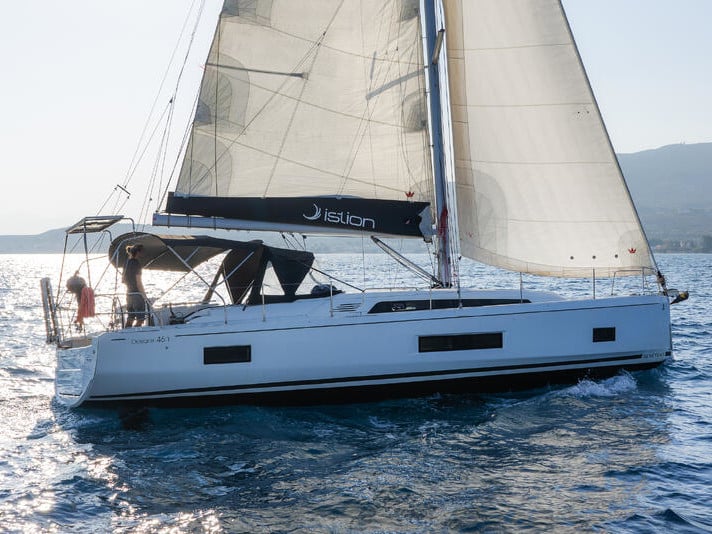 TRIA - Sailboat in Split