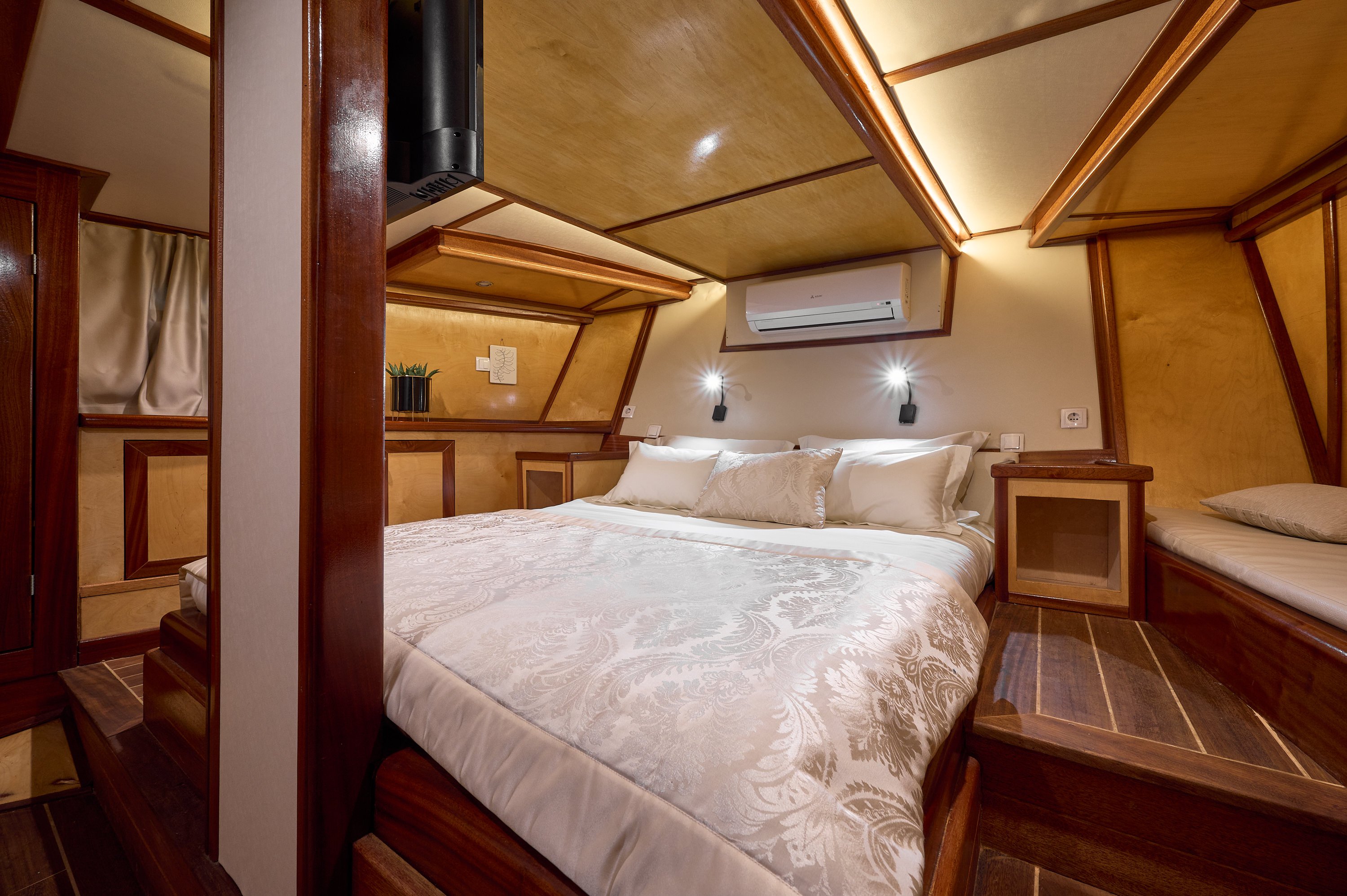 TREBENNA - Gulet in Omiš