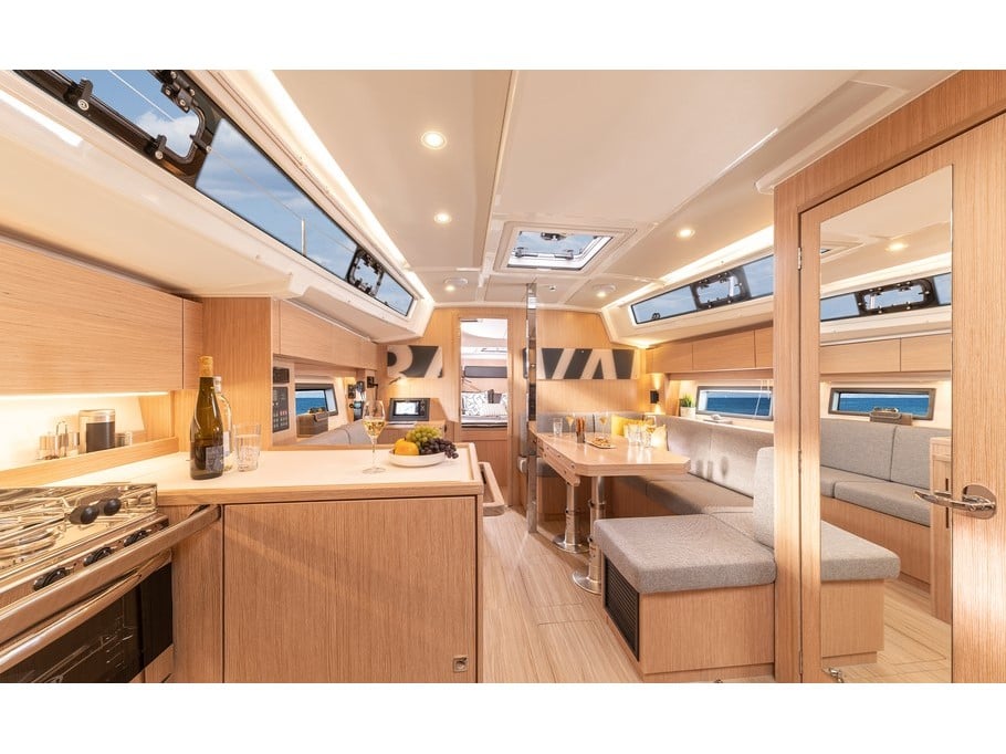 VELIKA LUKA - Sailboat in Split