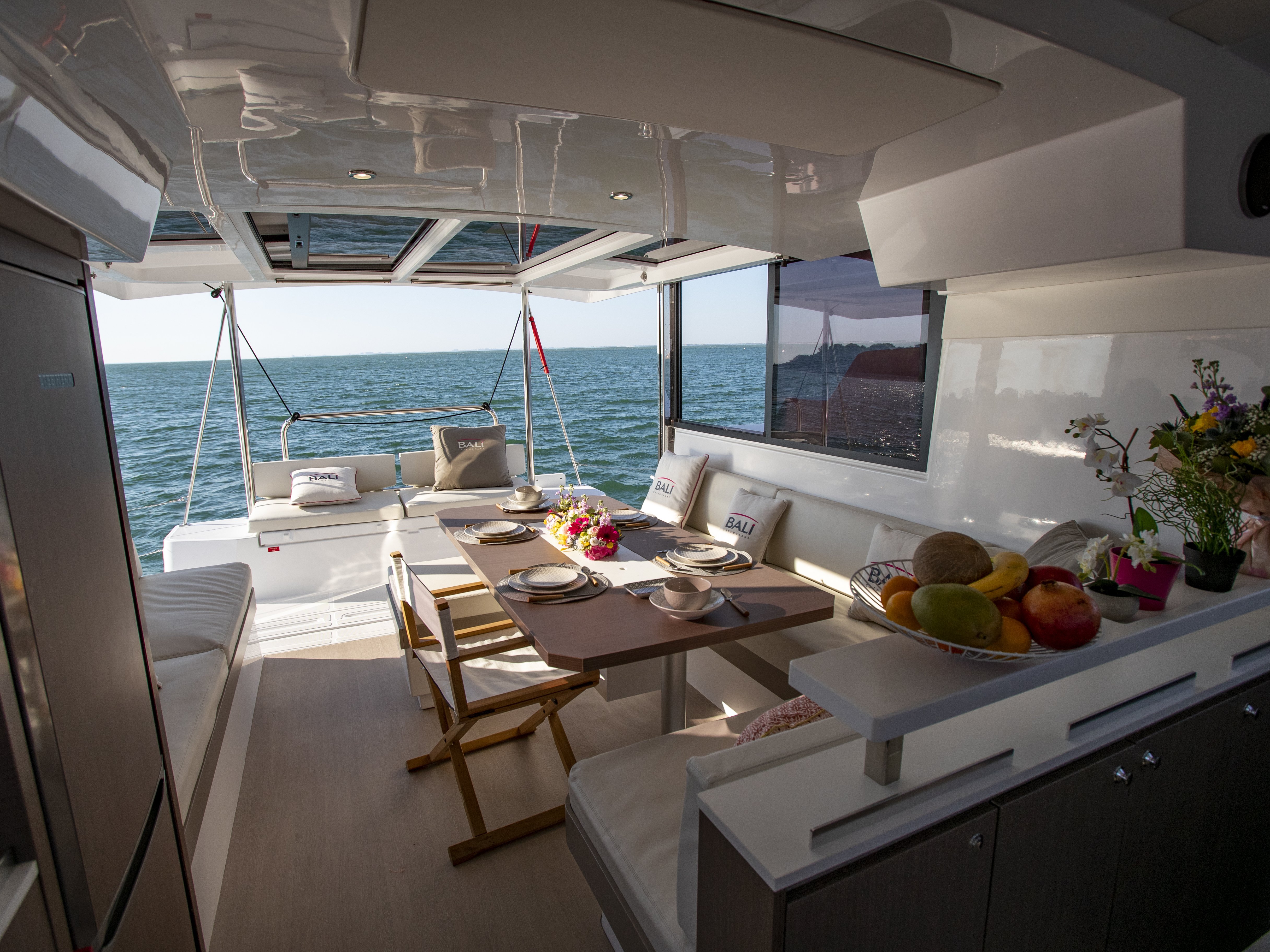 Somnis - Katamaran içinde Eivissa