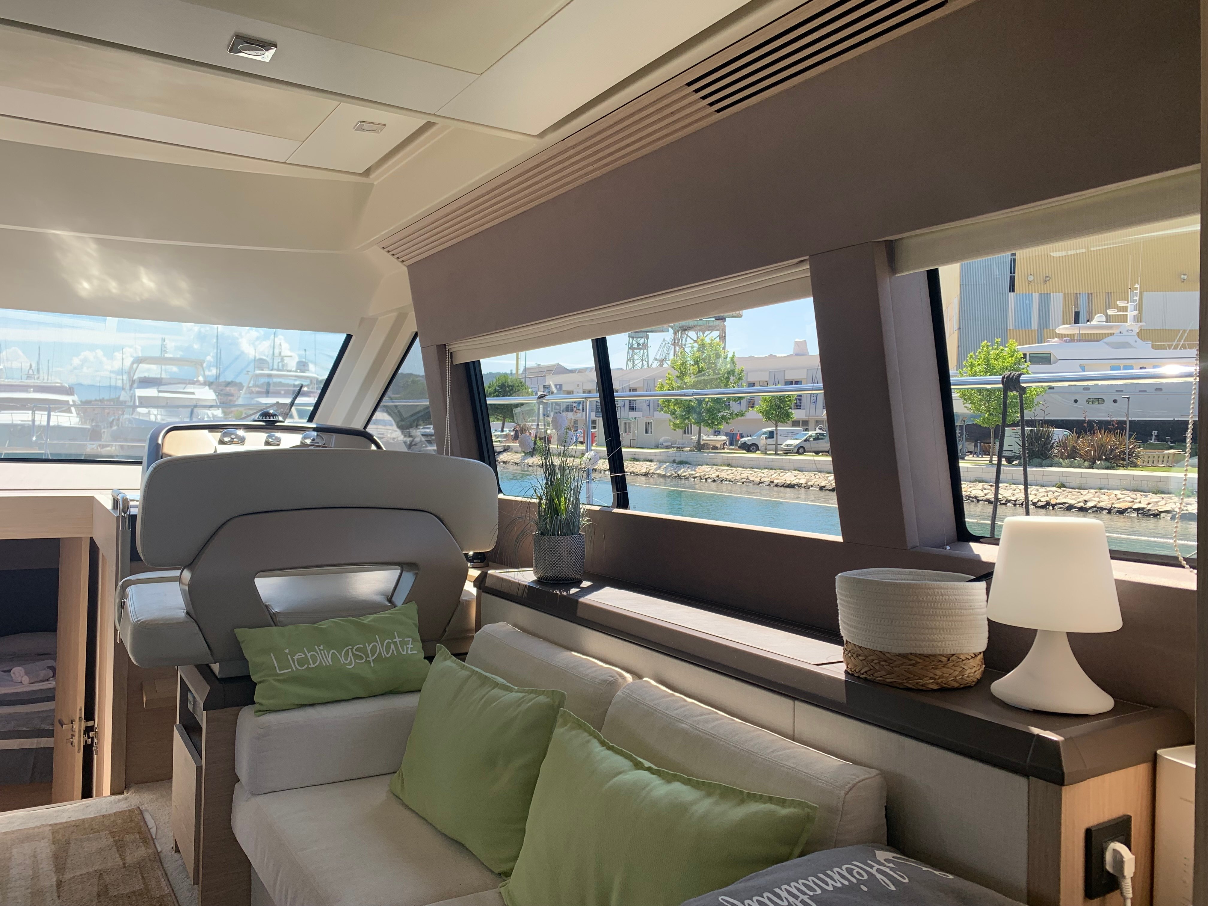 Sundowner - Motor Yacht in Trogir