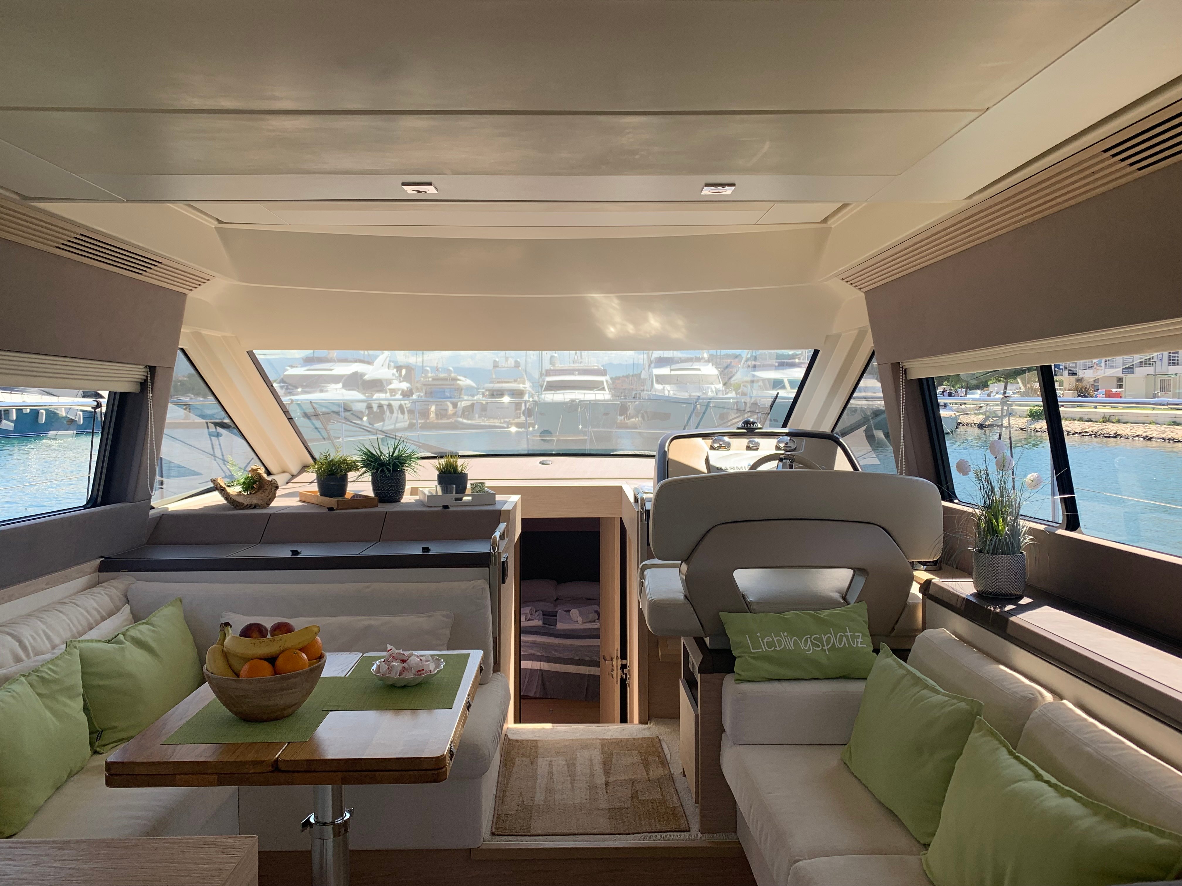 Sundowner - Motor Yacht in Trogir