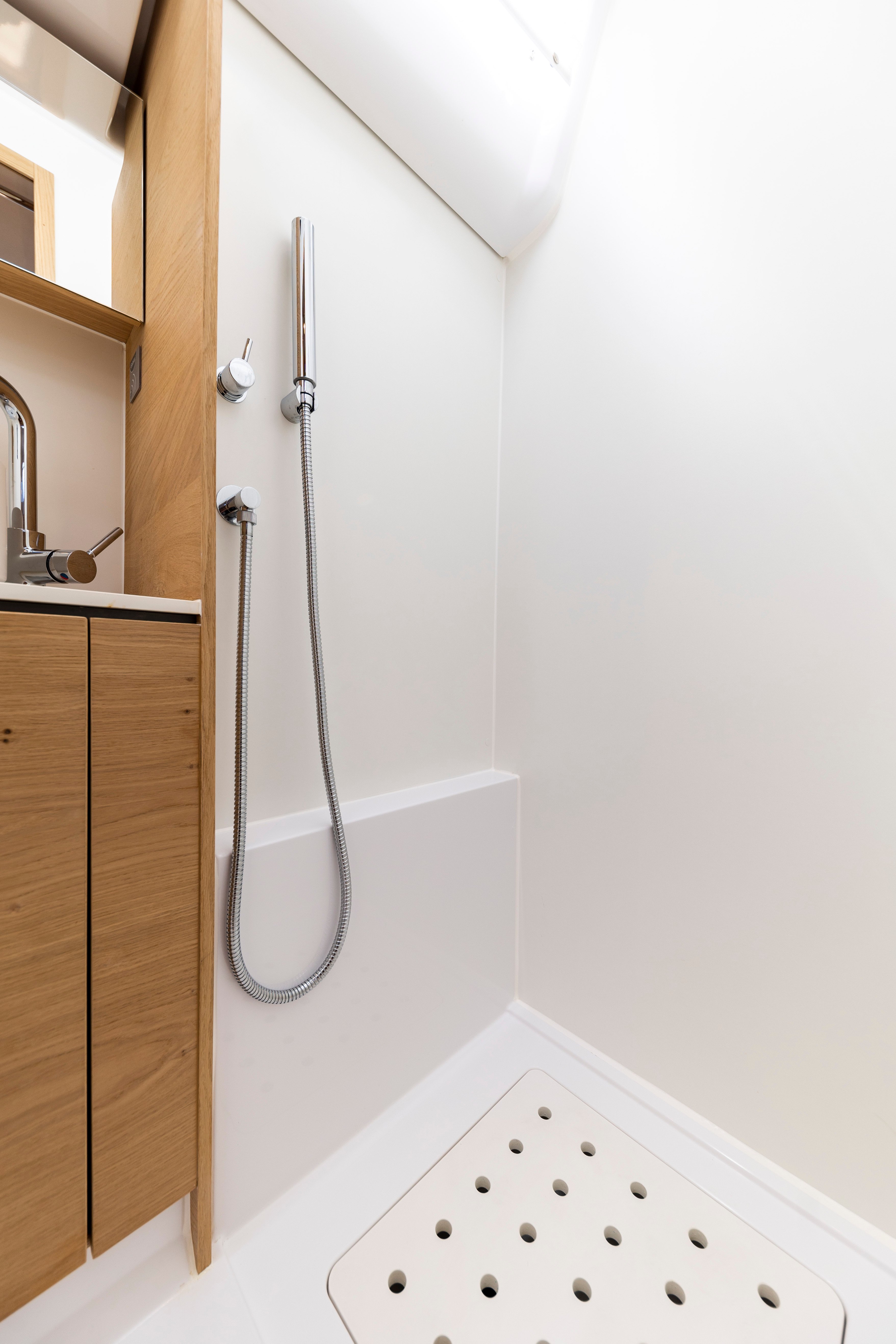 VEKENEGA - Sailboat in Zadar